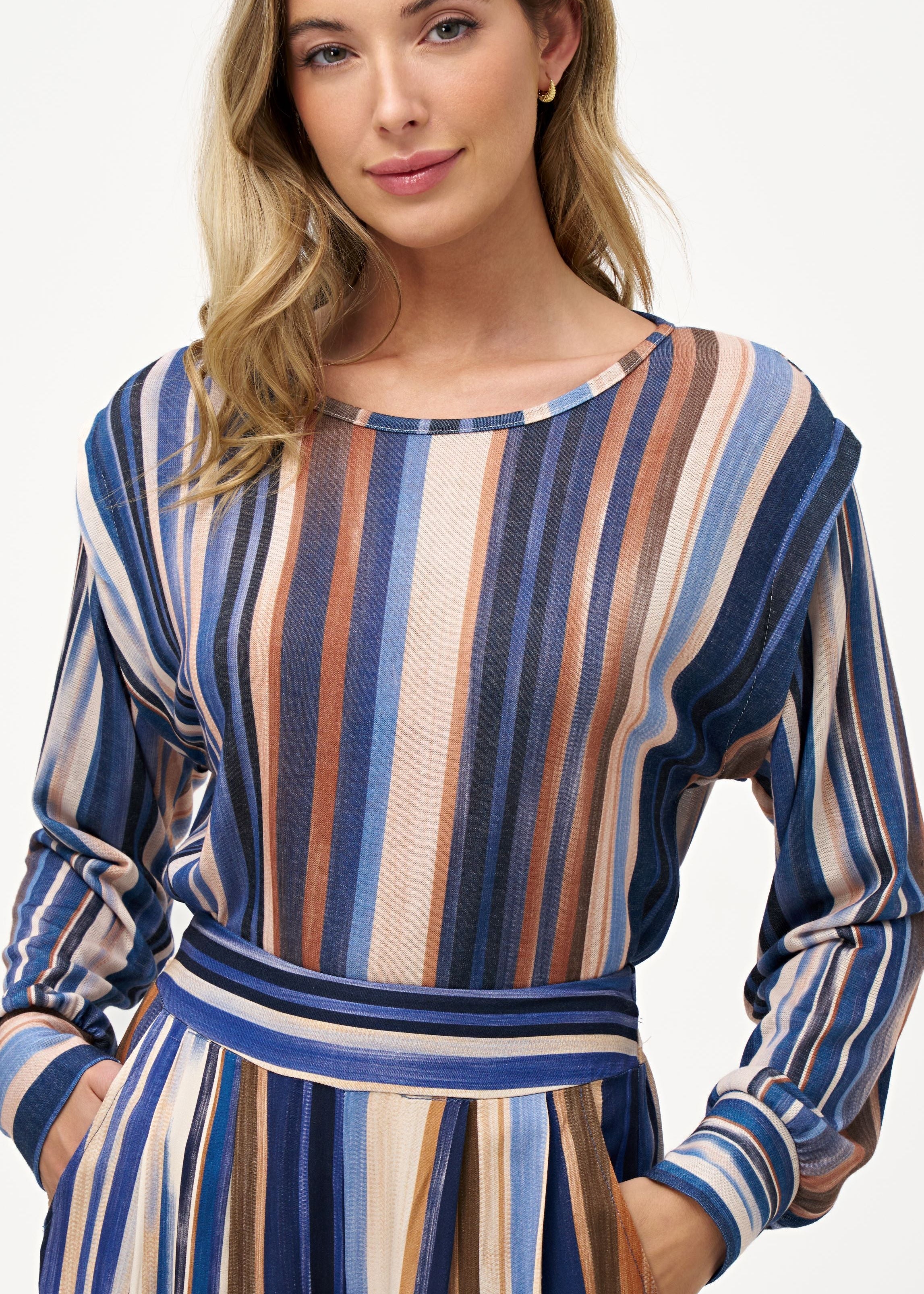 10-8913X_GLACIER-STRIPES_4_chandail-raye-bleu-brun-beige-manches-longues-m-italy_a09faf6c-8fbd-4ac9-8ea6-d7a141e2372b.jpg