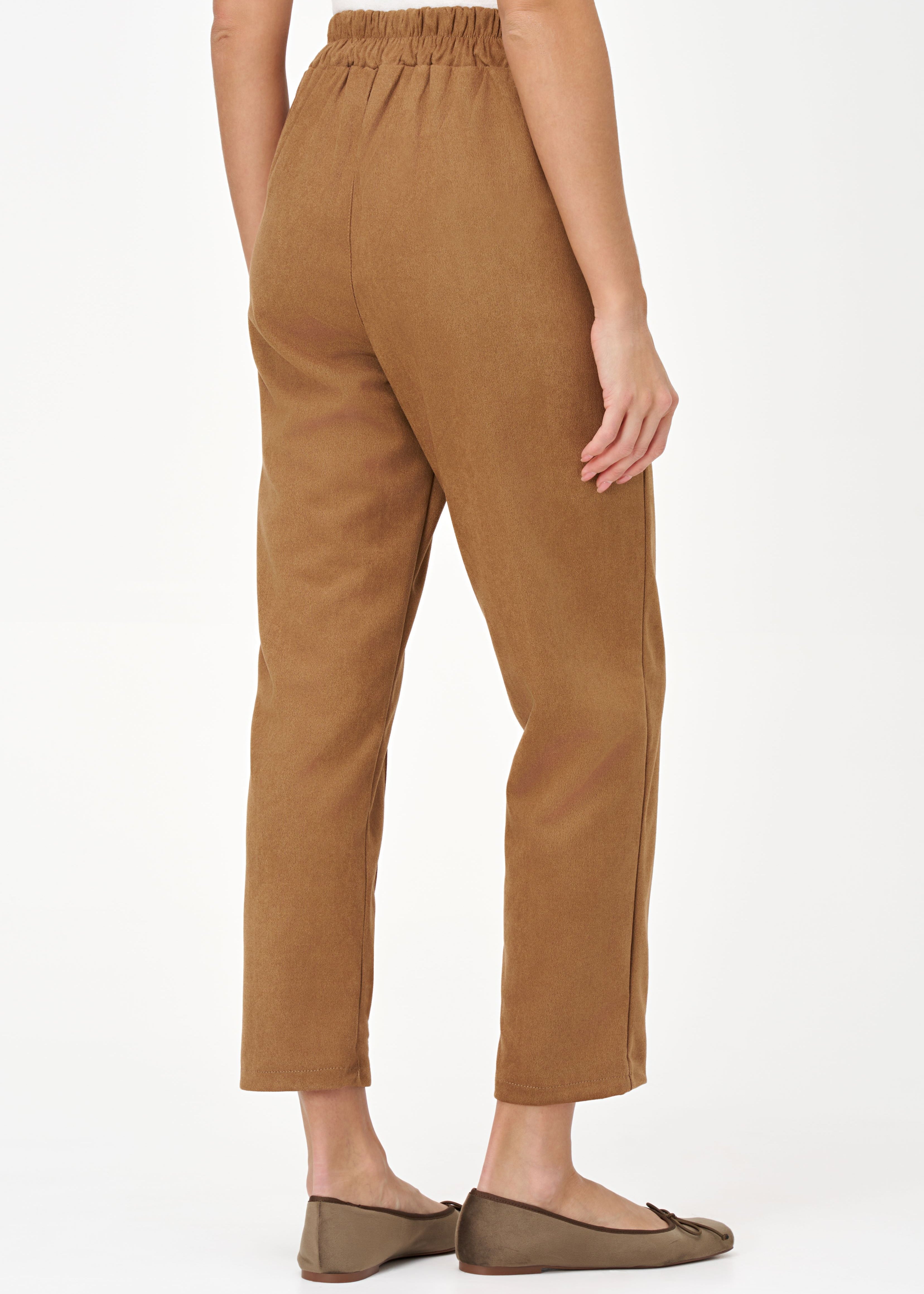 11-P515X_BISCOTTI_4_pantalon-cheville-suede-vegane-camel-couture-devant-m-italy.jpg