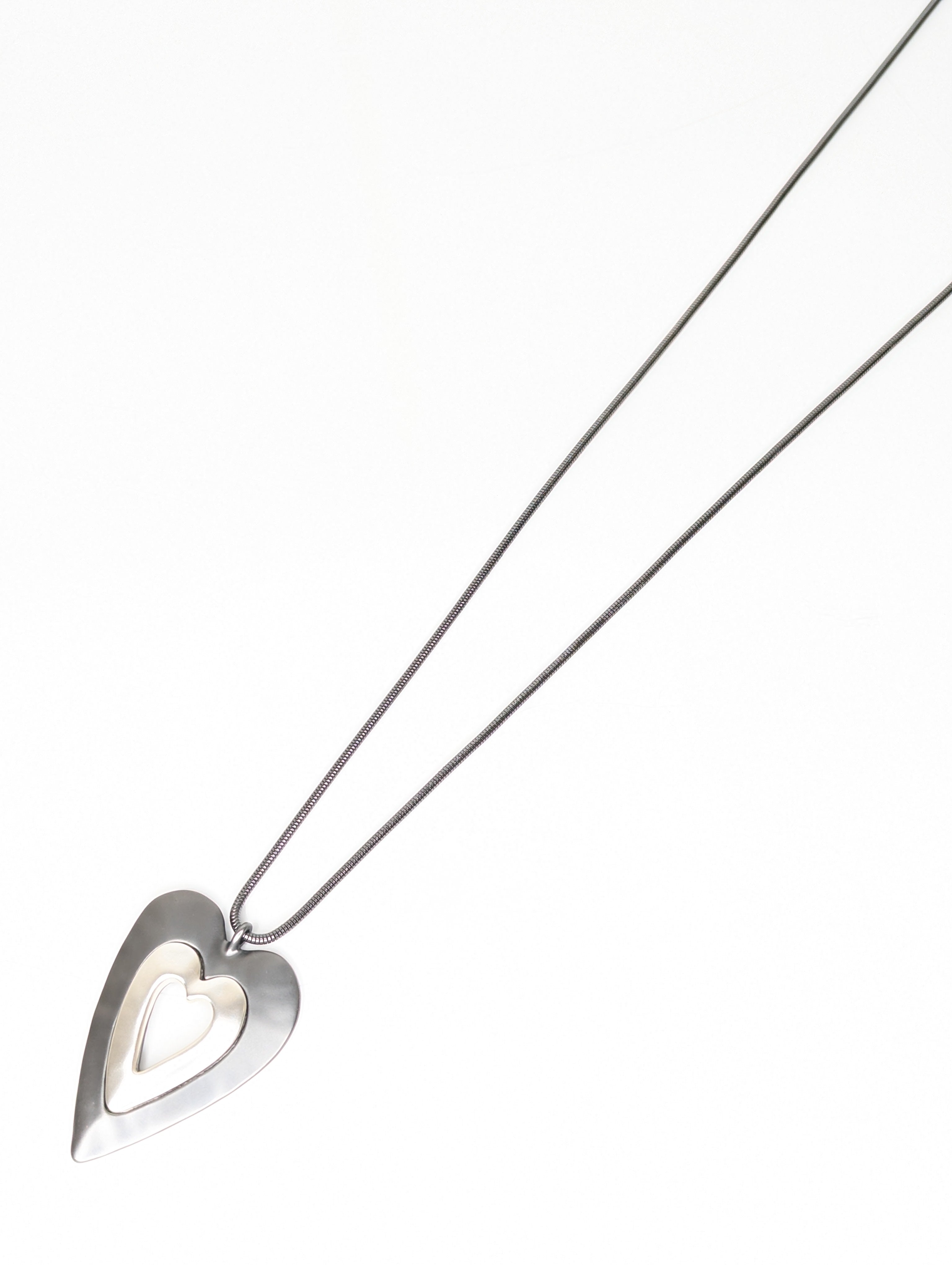 11440_Collier_Long_Charcoal_avec_Coeur_Les_Nana_da8eb488-7d3d-446c-b578-4b249e469567.jpg