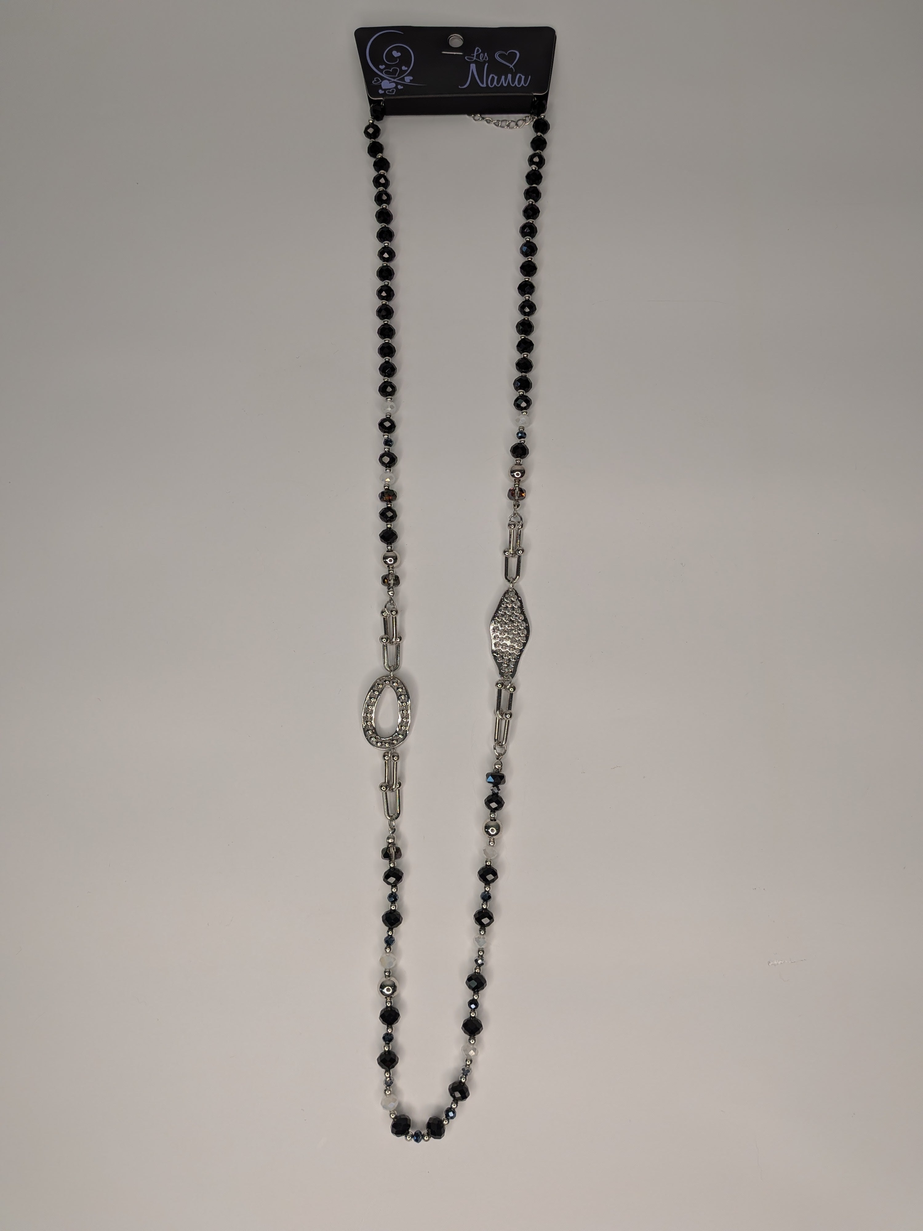 Collier long à perles noires et maillons argent