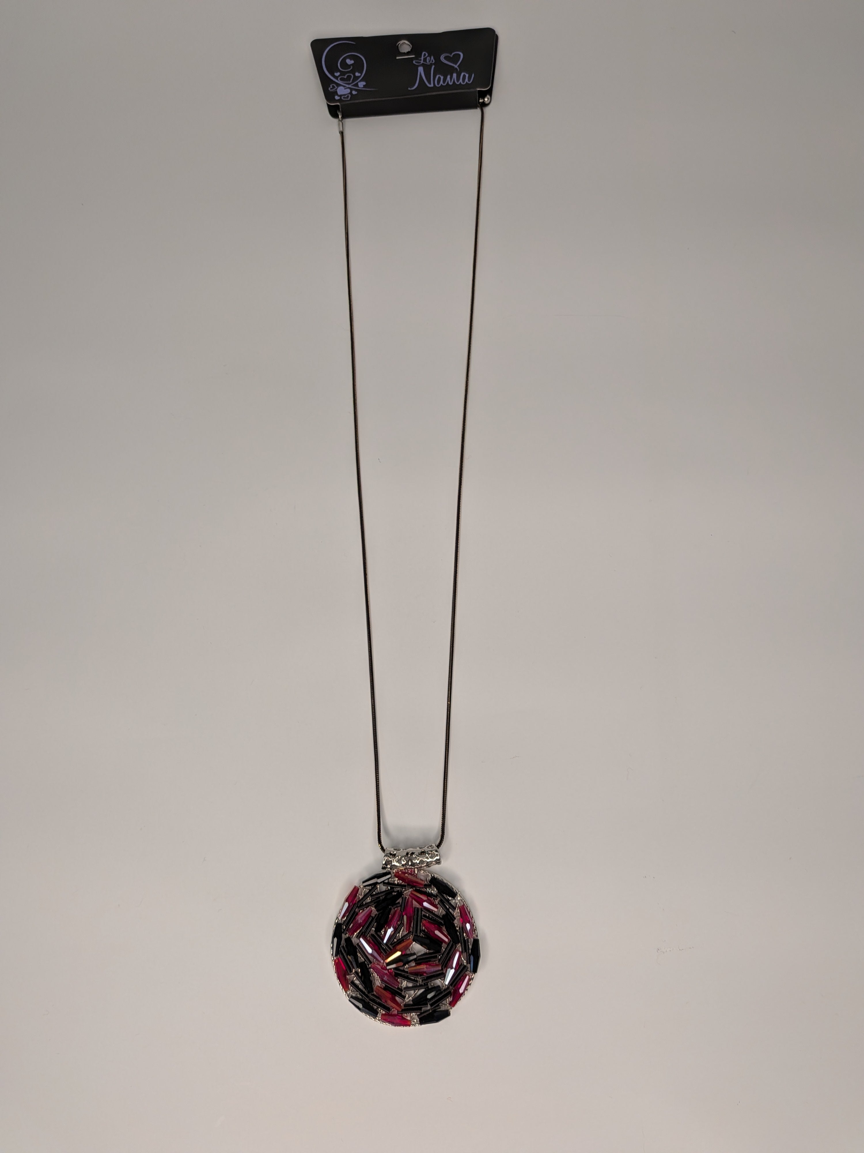 Collier long rouge à pendentif rond brillant