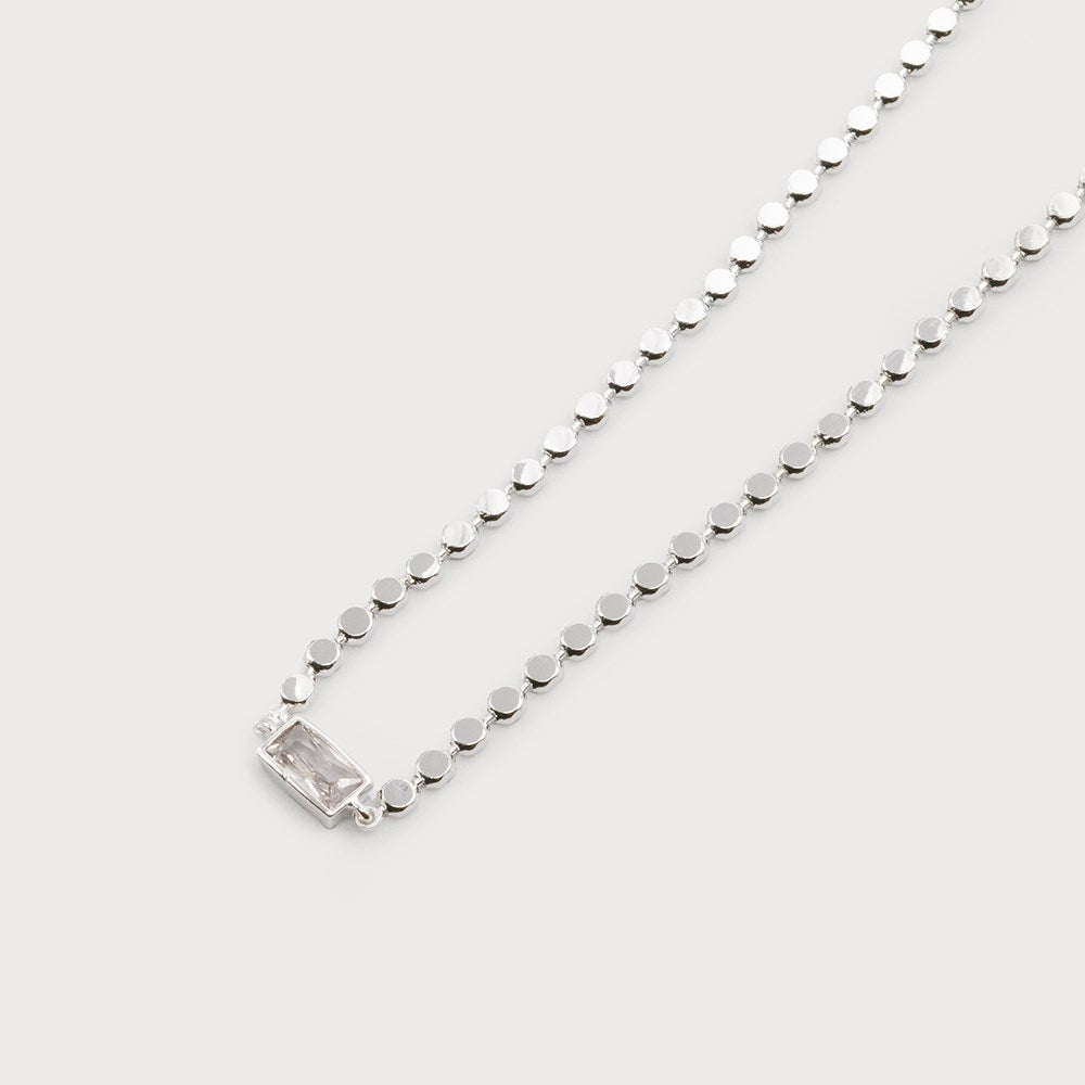 Collier Délicat Billes de Métal et Petit Cristal Rectangulaire