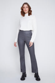Pantalon pull-on Cyc de couleur gris métallique, à jambe évasée avec une petite fente au bas.