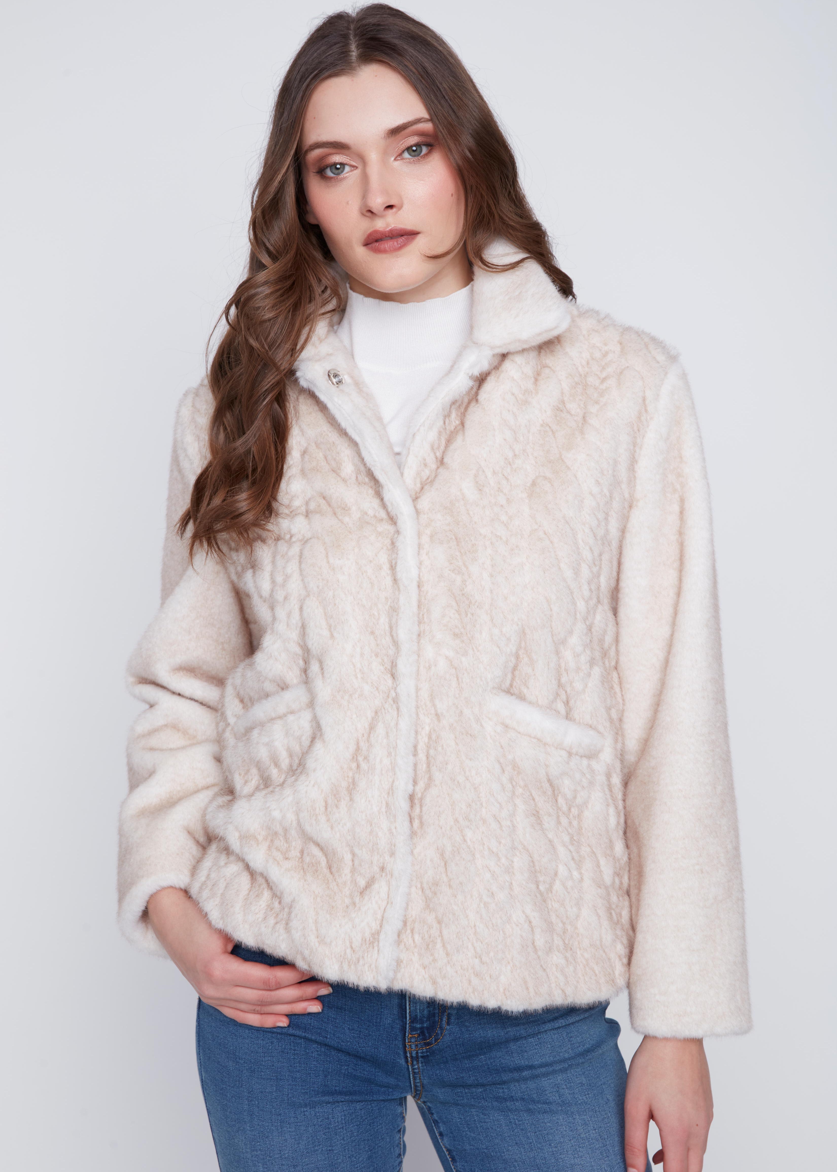 Manteau Cyc Coco Y Club en fausse fourrure végane avec détails de torsades.