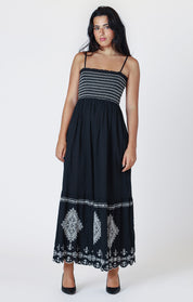 Robe Longue Brodée