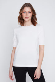 T-shirt Cyc en tricot fin, doux et léger, avec un col rond.