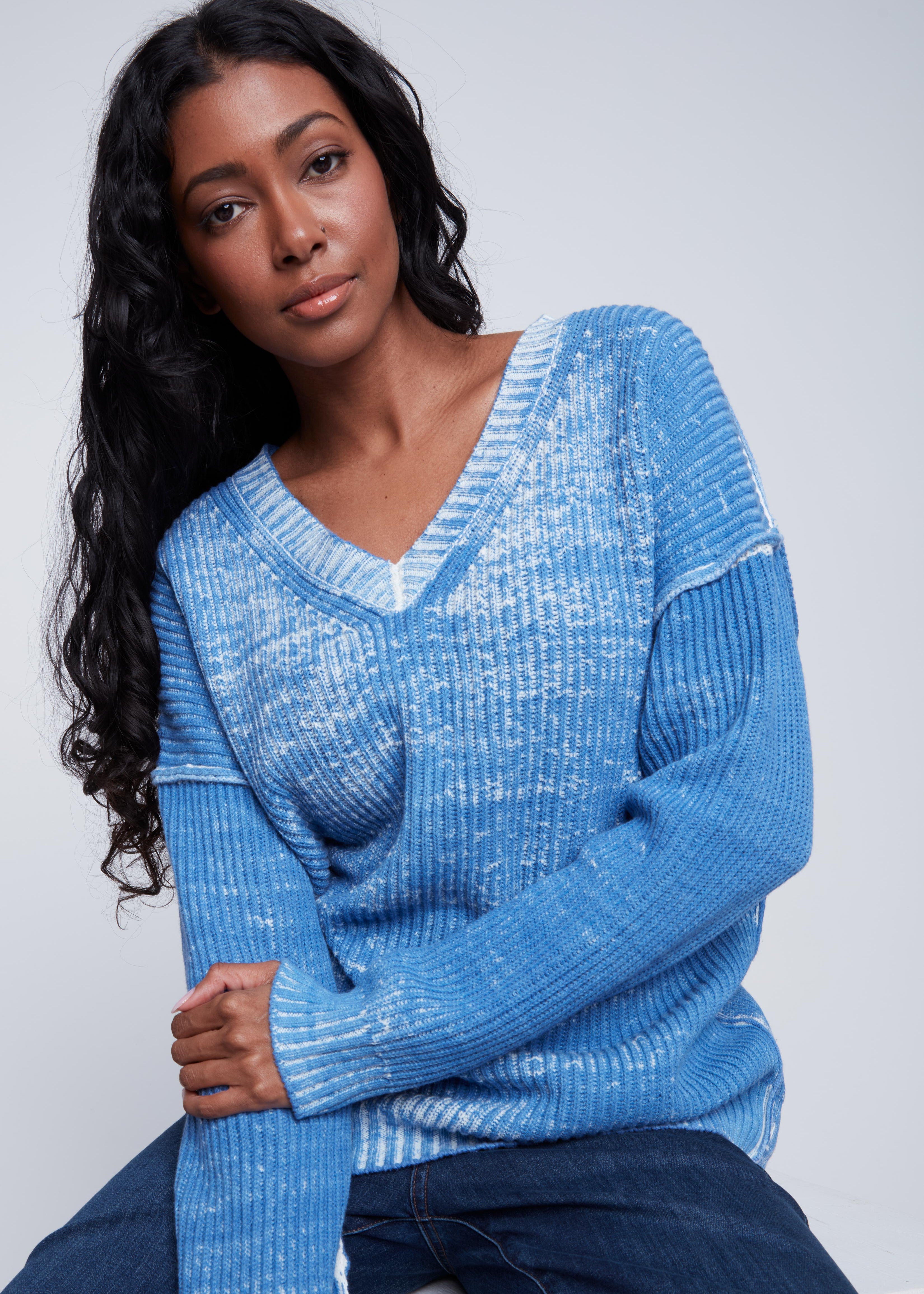  Chandail en tricot Col en V effet délavé pour femme, de couleur bleu ou noir, mélange coton acrylique. Marque Coco Y Club.