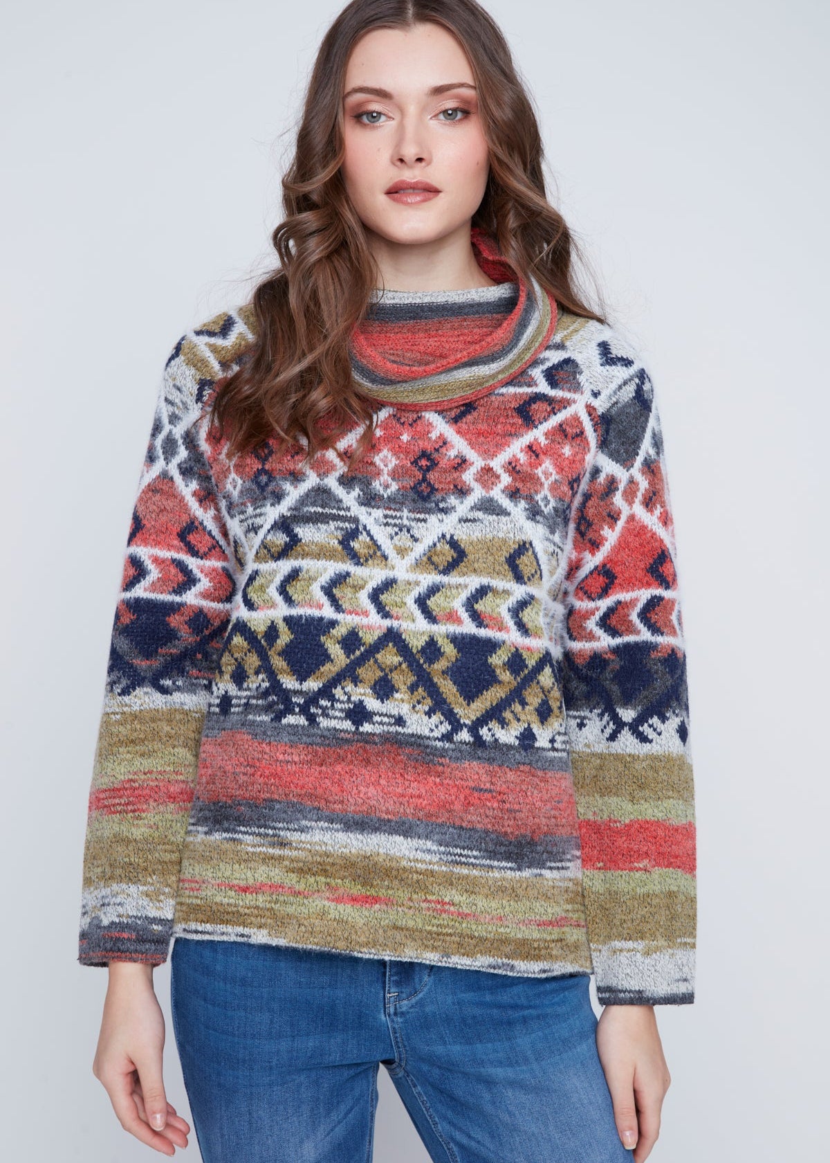 Chandail en tricot pour femme, avec col baveux drapé et motif Azthèque. Tissu doux en acrylique, nylon et polyester. Marque Coco Y Club.