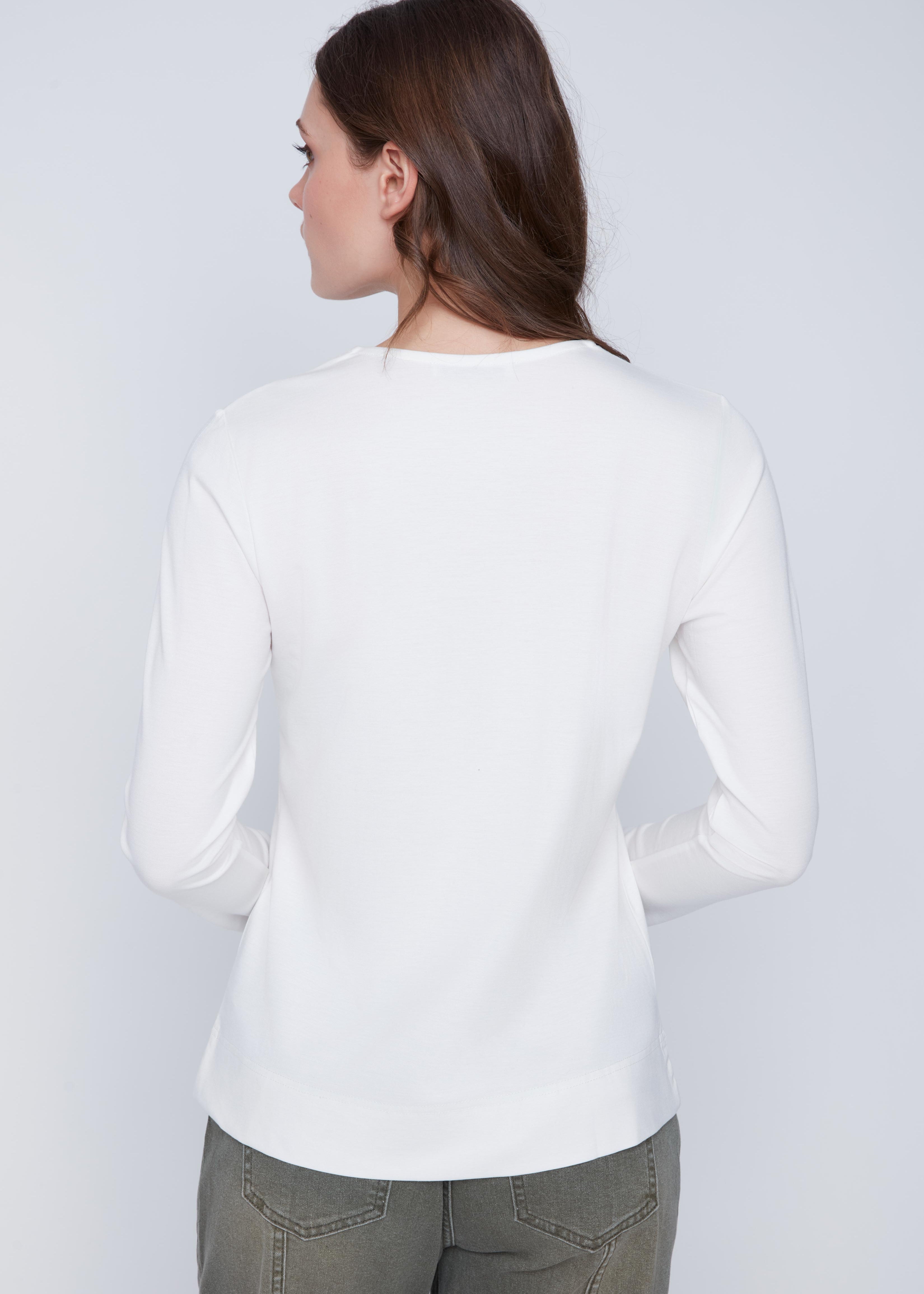 Chandail manches longues Cyc Coco Y Club, avec un zip au col. Idéal pour être porté sous un manteau, disponible en ivoire, marine ou noir.