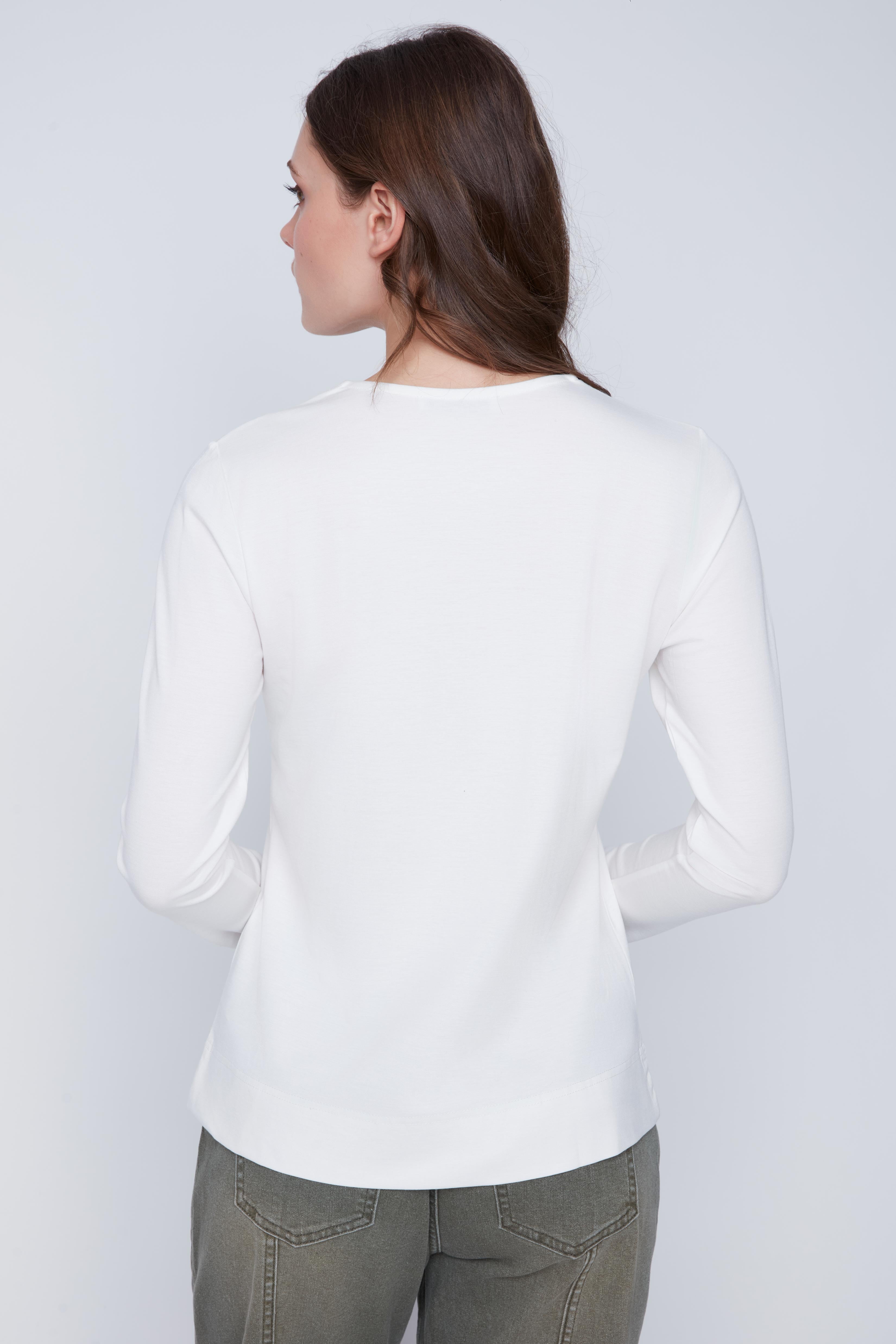 Chandail manches longues Cyc Coco Y Club, avec un zip au col. Idéal pour être porté sous un manteau, disponible en ivoire, marine ou noir.