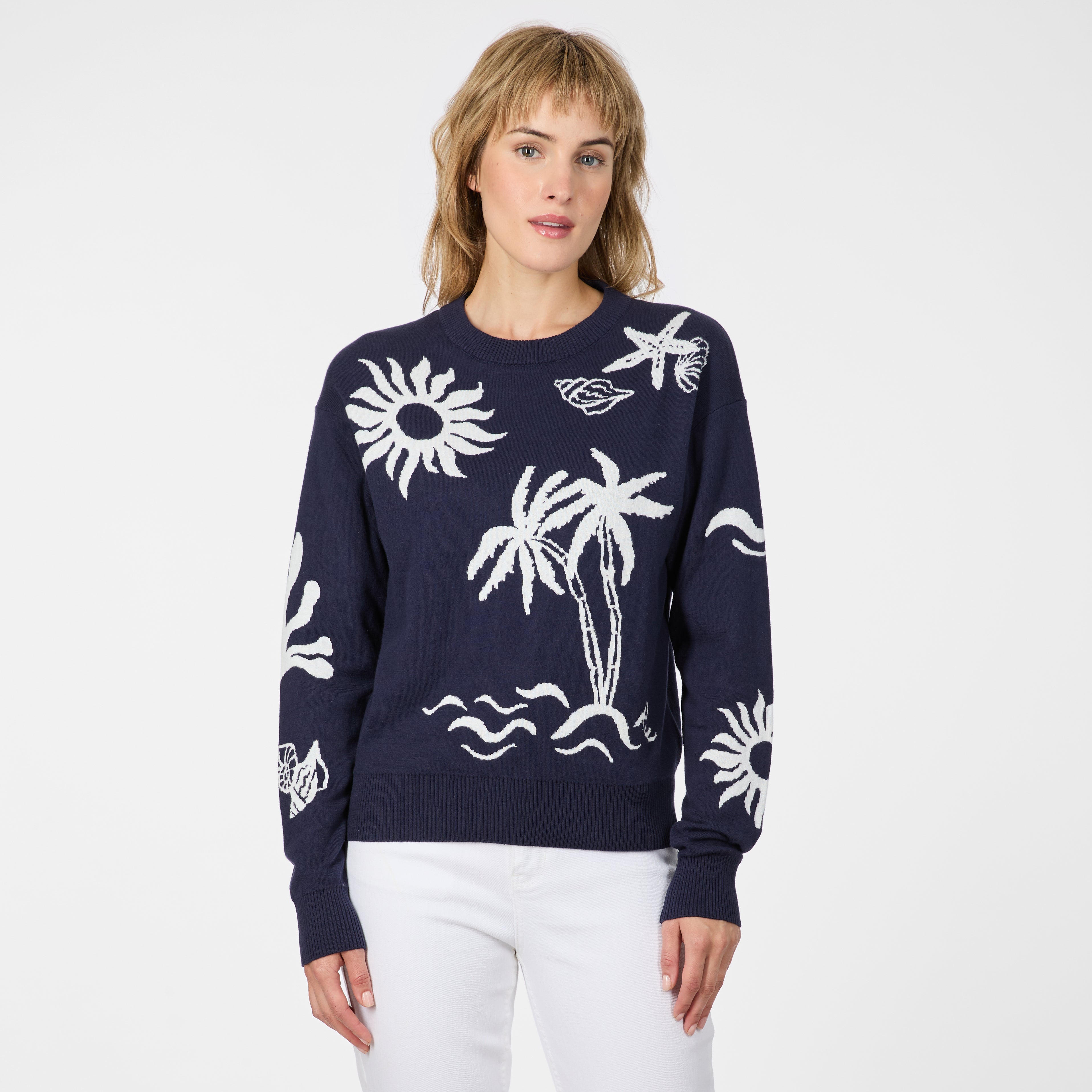 Chandail bleu marine à manches longues avec col rond et imprimé de palmiers, coquillages et soleil, style décontracté et confortable.