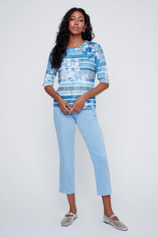 Chandail en tricot ivoire à rayures douces avec manches au coude, tissu infroissable et style féminin élégant
