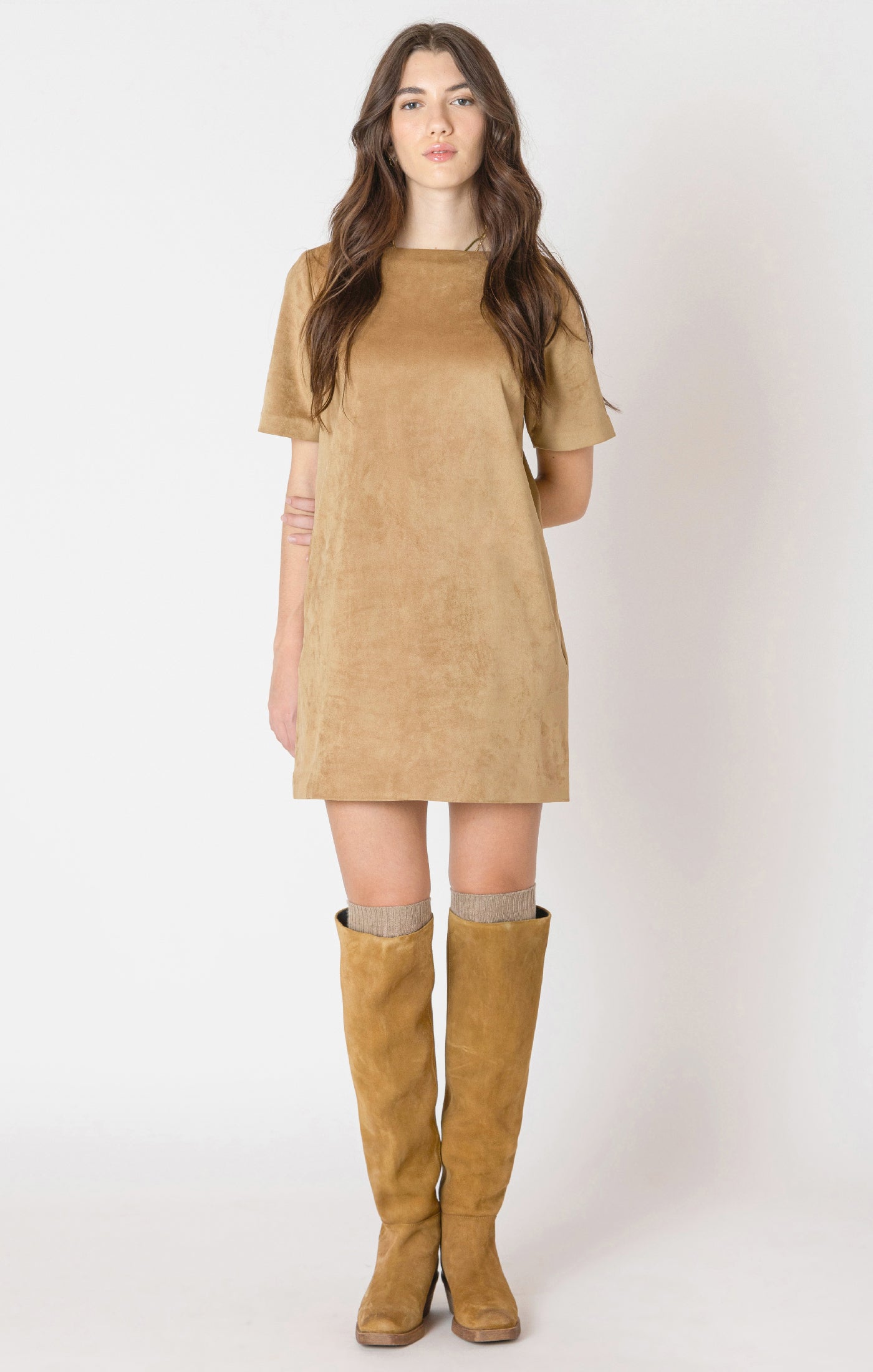 Robe droite en suède