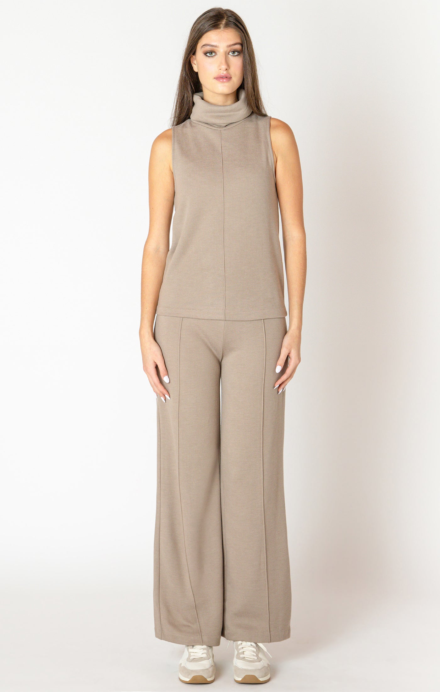 Haut à Col Roulé avec Détails de Couture