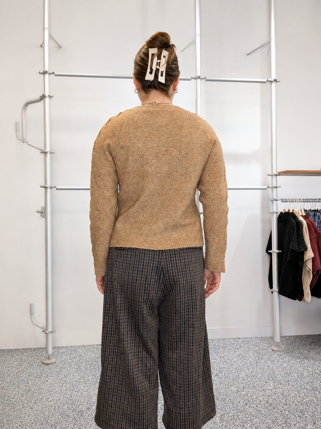 Chandail en Tricot Caramel à Effet Tressé et Fils Argentés