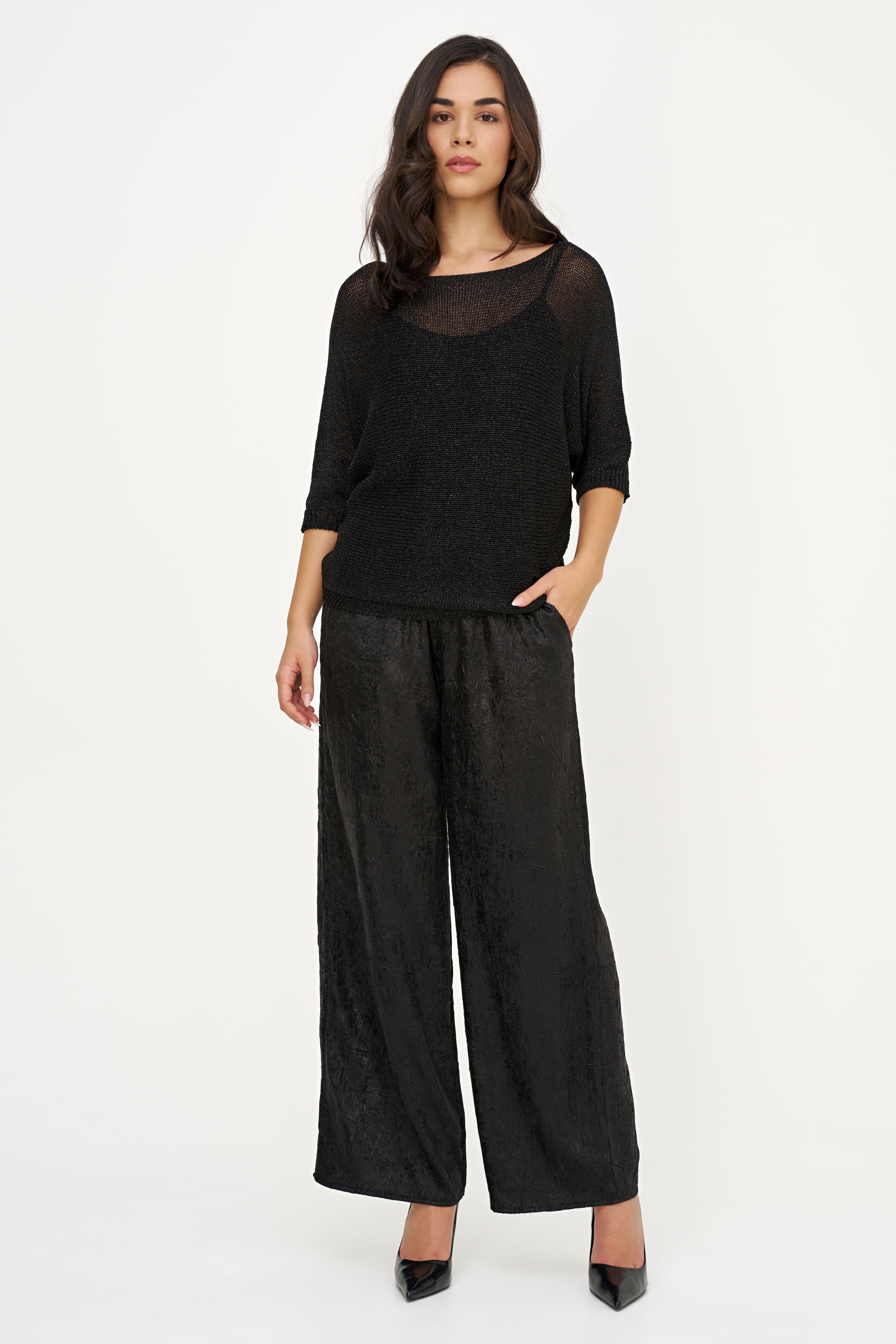 Chandail noir lurex porté, vue plein pied