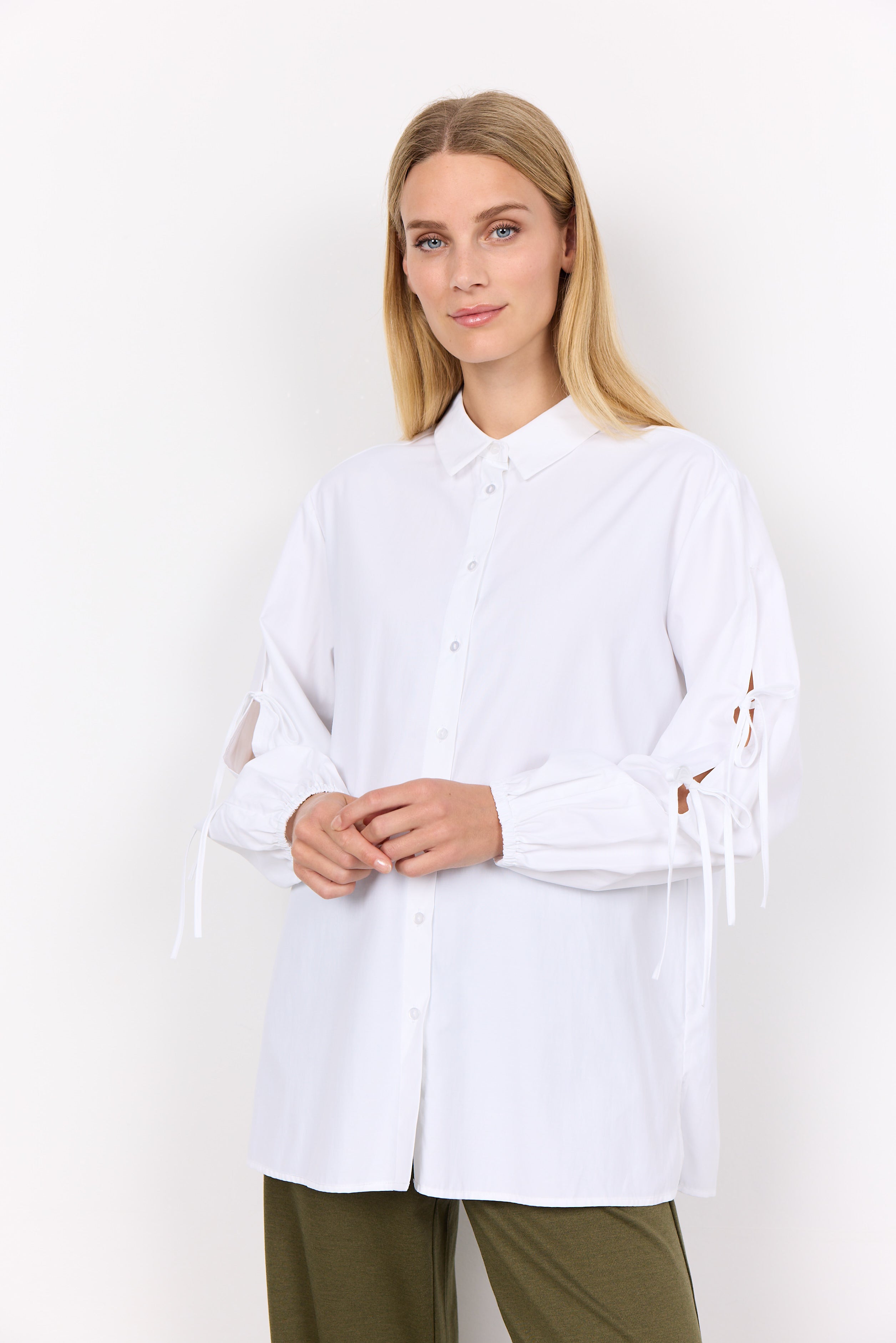 Blouse Lacée aux Manches