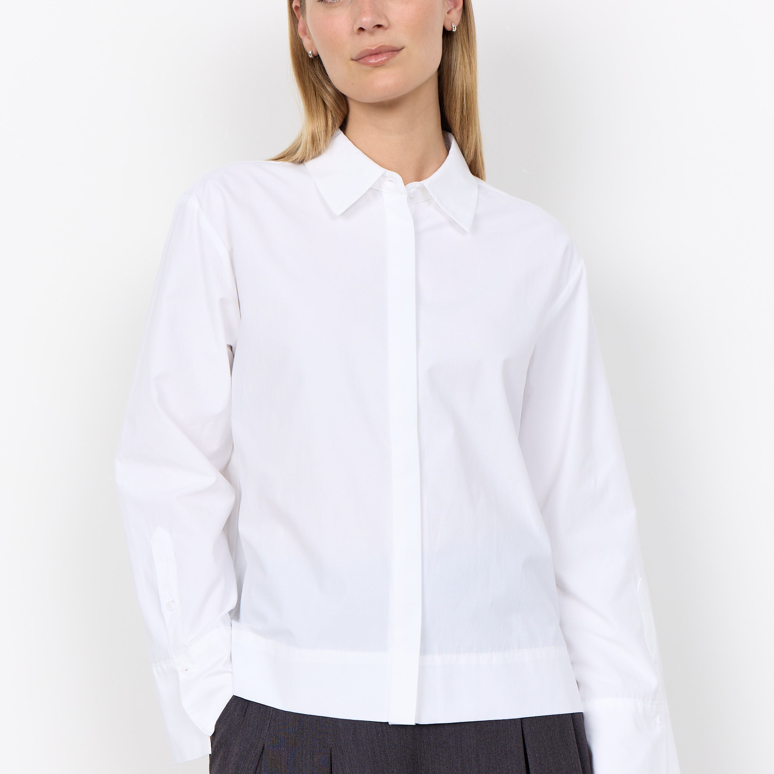 Blouse blanche SC-NETTI 136 SOYA Concept à col classique et boutonnage caché