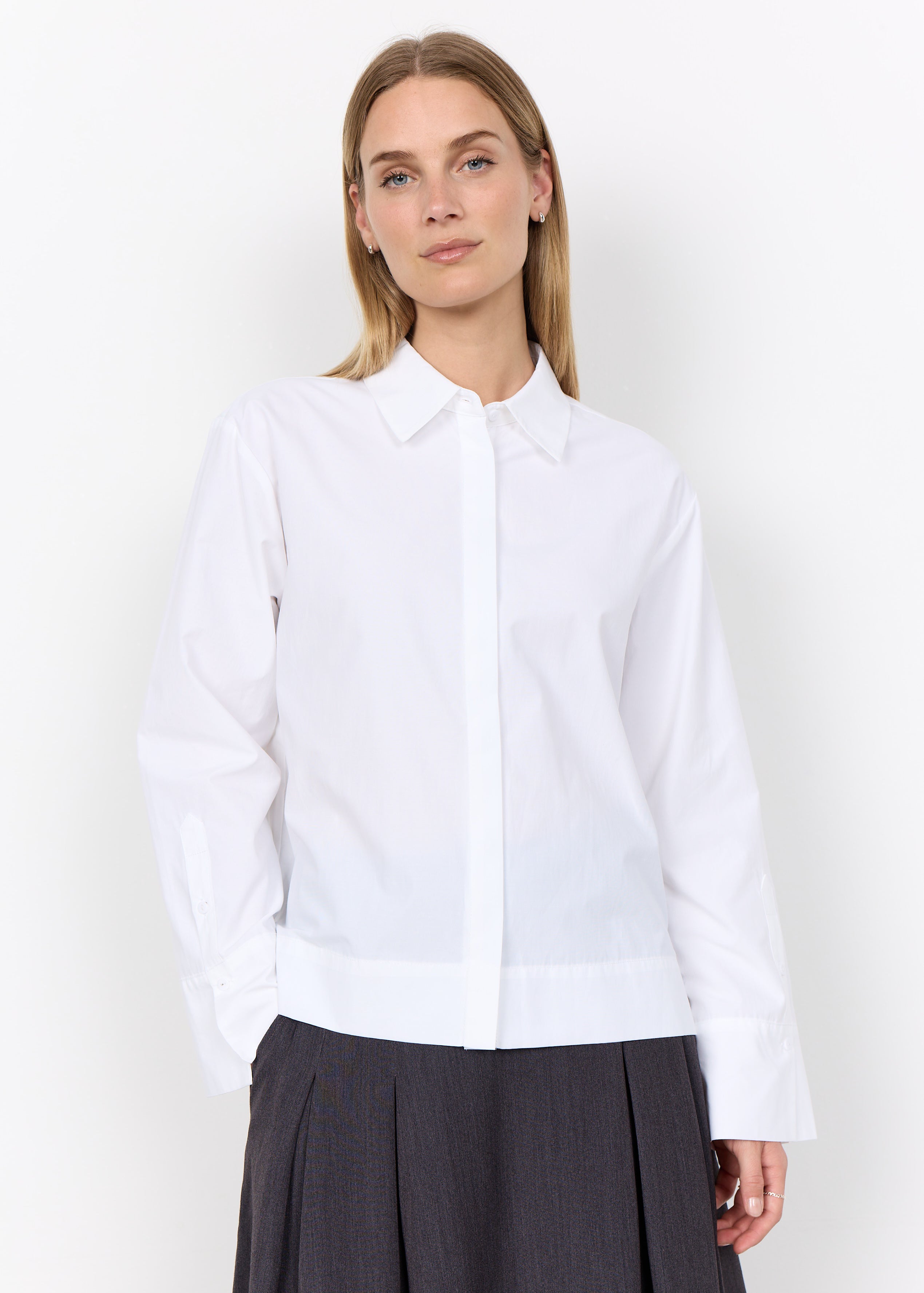 Blouse blanche SC-NETTI 136 SOYA Concept à col classique et boutonnage caché