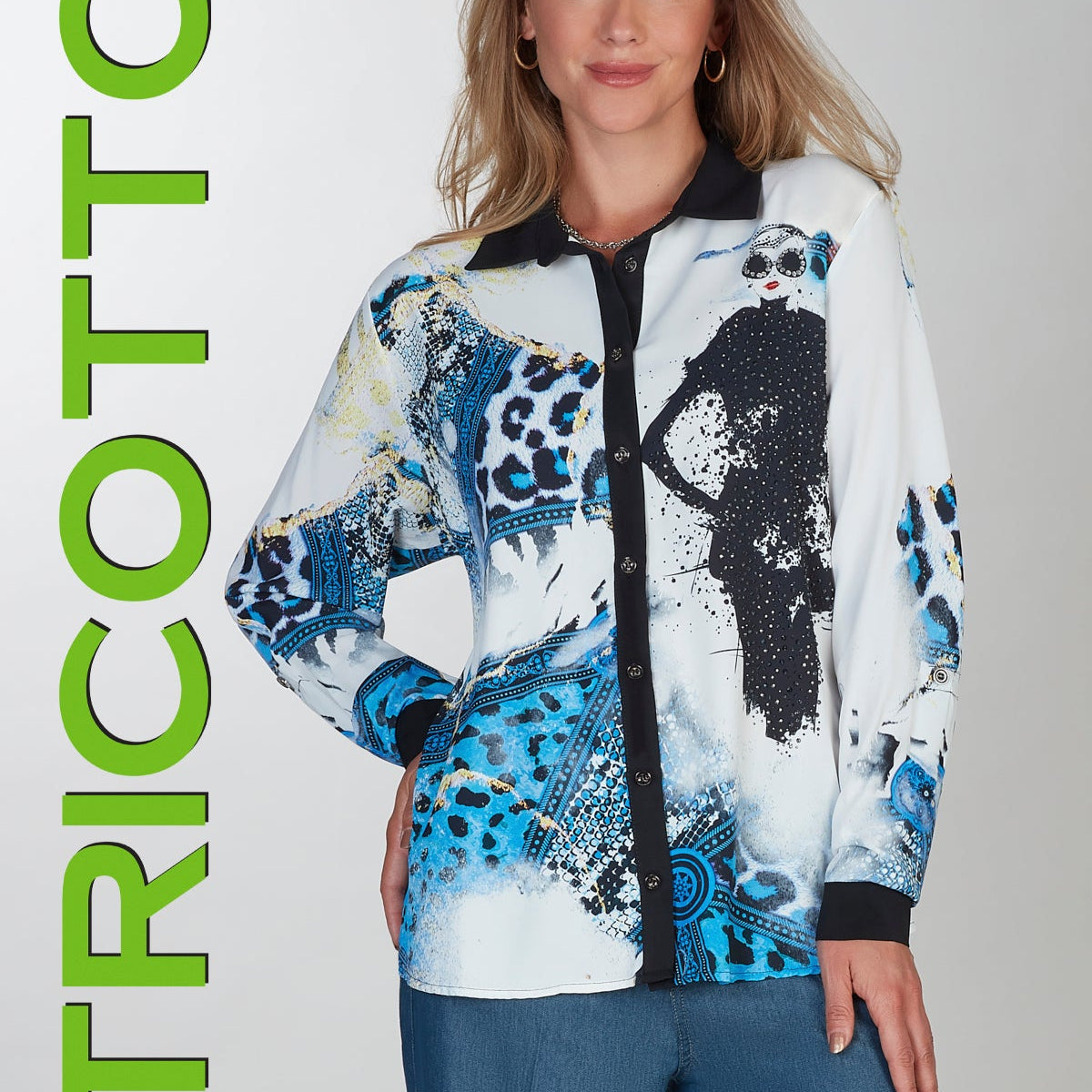 Chemisier long pour femme, entièrement imprimé dans des couleurs bleu, noir et jaune. Tissu 100% polyester fluide. Marque Tricotto.