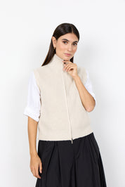 Veste crème sans manches en tricot texturé à col montant et fermeture éclair