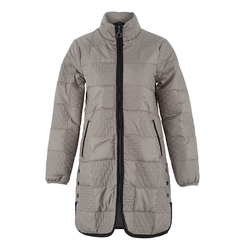 Manteau 7/8 Dolcezza de couleur Taupe pour femme. Vêtement d'extérieur en 100% Polyester intérieur et extérieur.