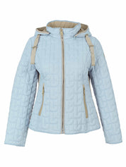 Manteau matelassé court bleu ciel à capuchon, vue de face