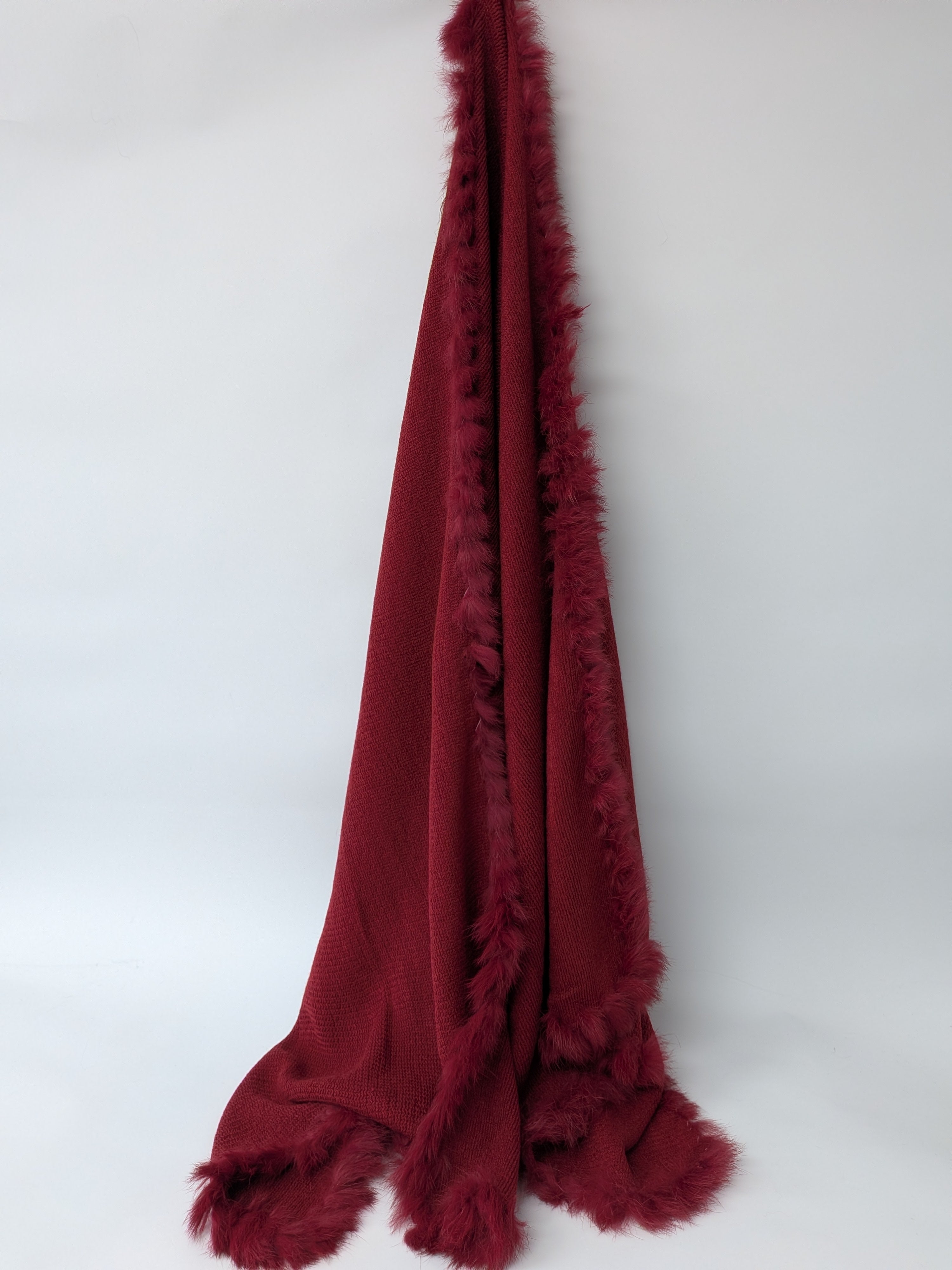 Foulard bordeaux avec bordure en vrai lapin