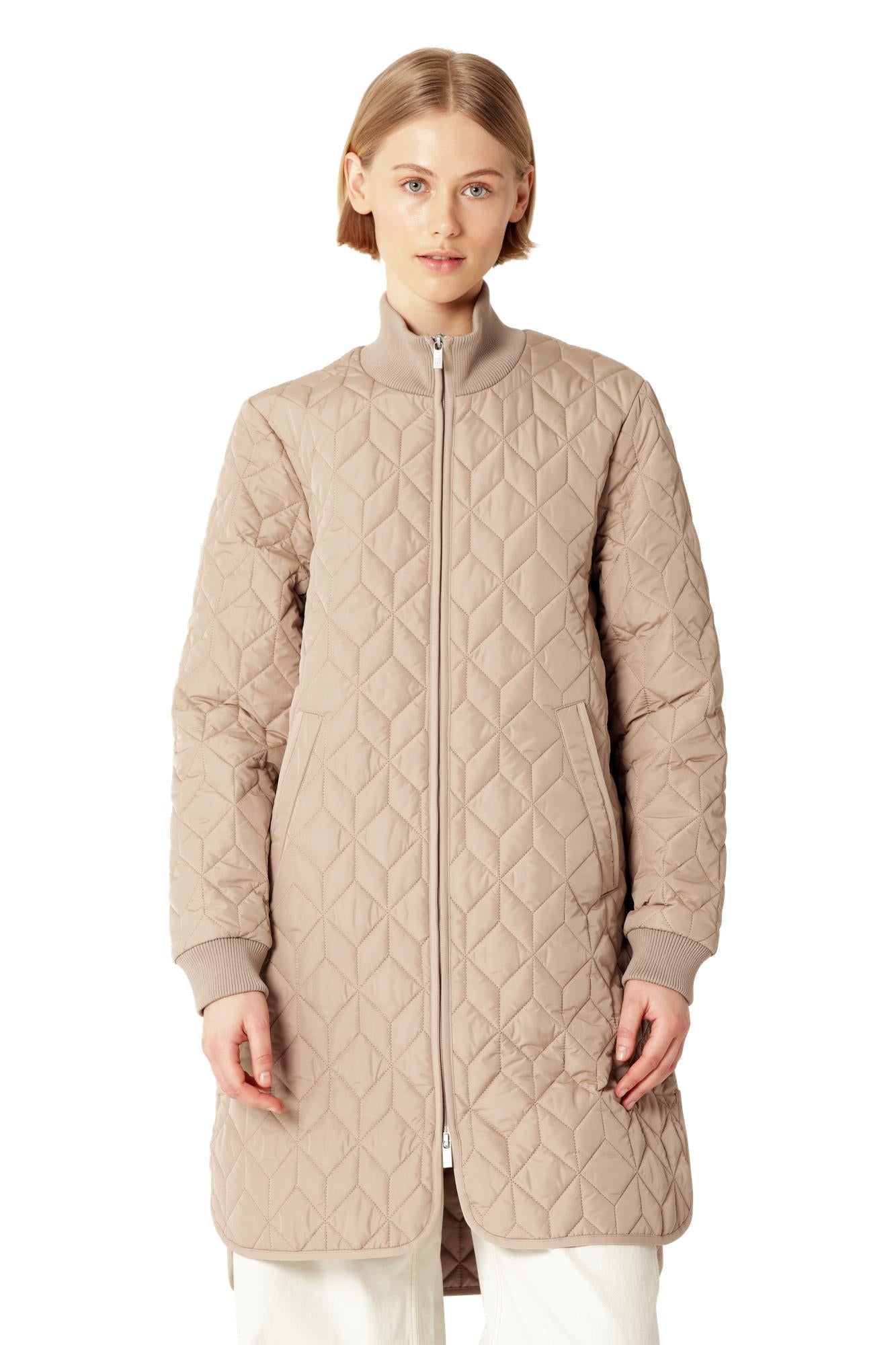 Manteau long matelassé beige blé à motif géométrique Ilse Jacobsen