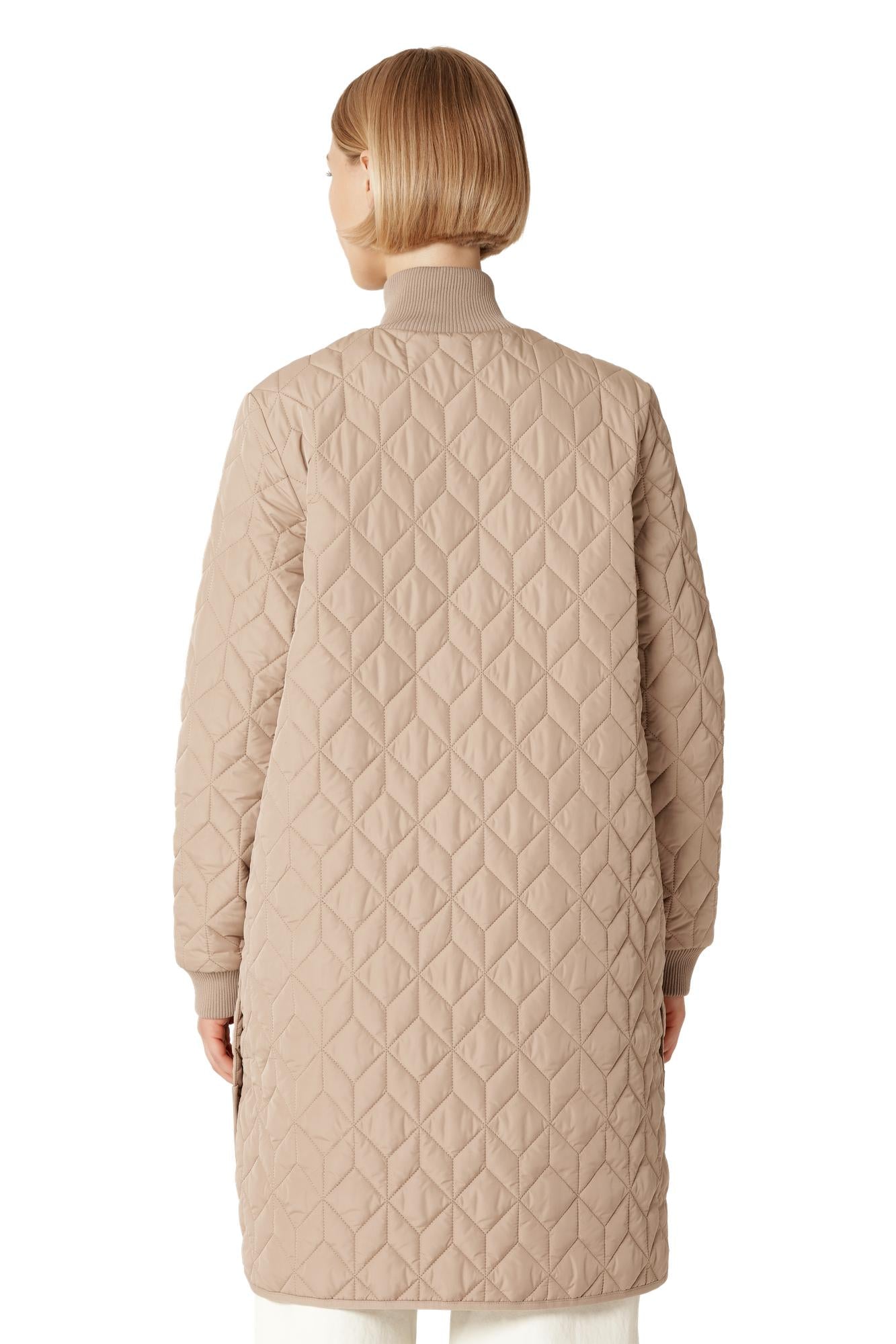 Manteau long matelassé beige blé à motif géométrique Ilse Jacobsen