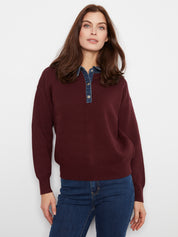 Chandail bourgogne à col et patte boutonnée en denim, vue de face – Charlie B C2125-974A
