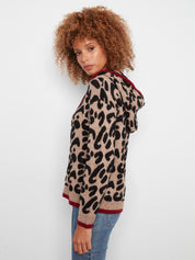 Chandail à capuchon léopard beige et noir avec bordures rouges, vue de dos – Charlie B C2436J-690C