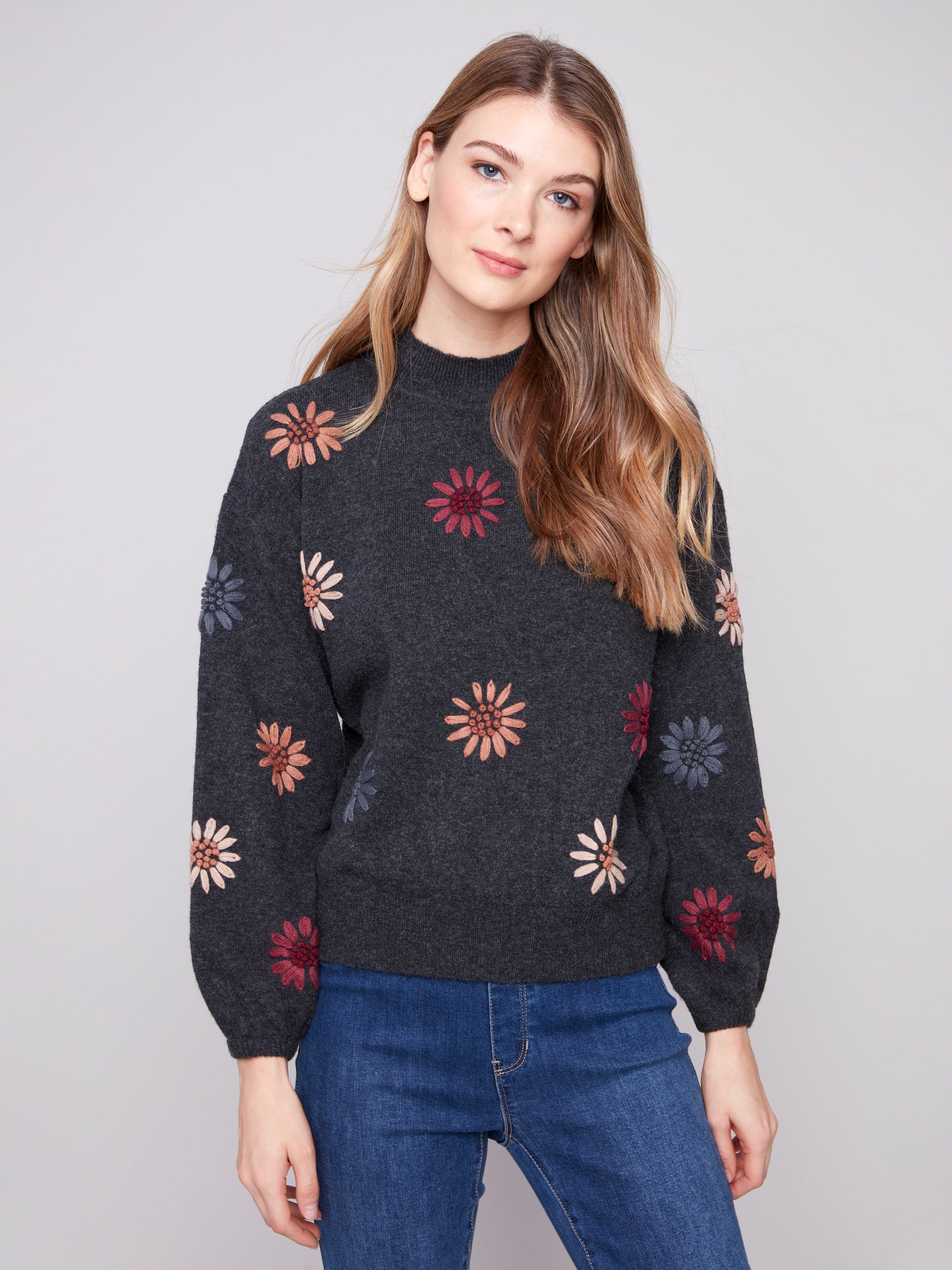 C2689E_433C_030_4_chandail-tricot-col-montant-broderies-fleuries-charbon-charlie-b_e300d9bc-1798-4e48-b3c9-82b54891762b.jpg