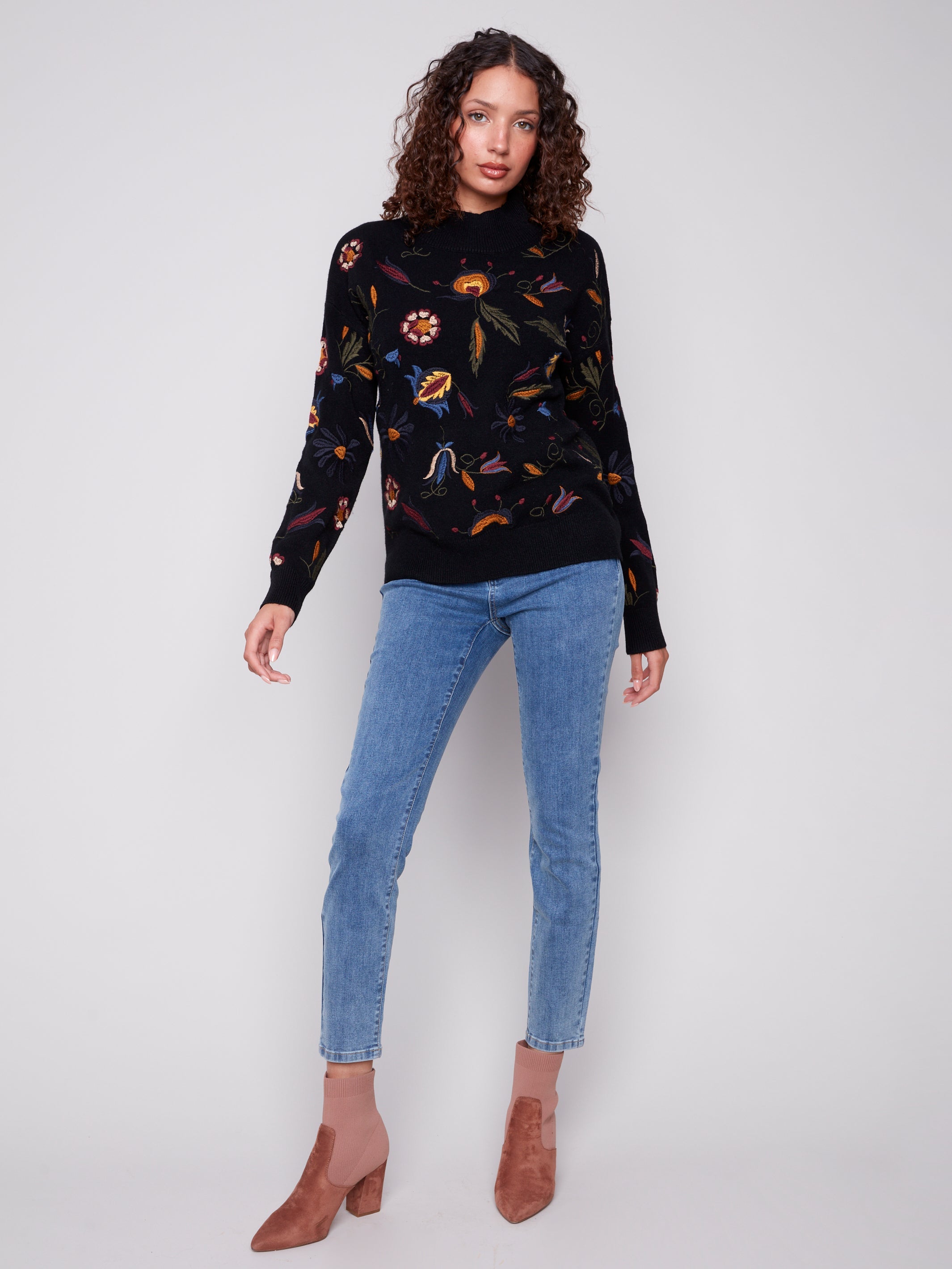 Chandail Col Montant en Tricot Brodé