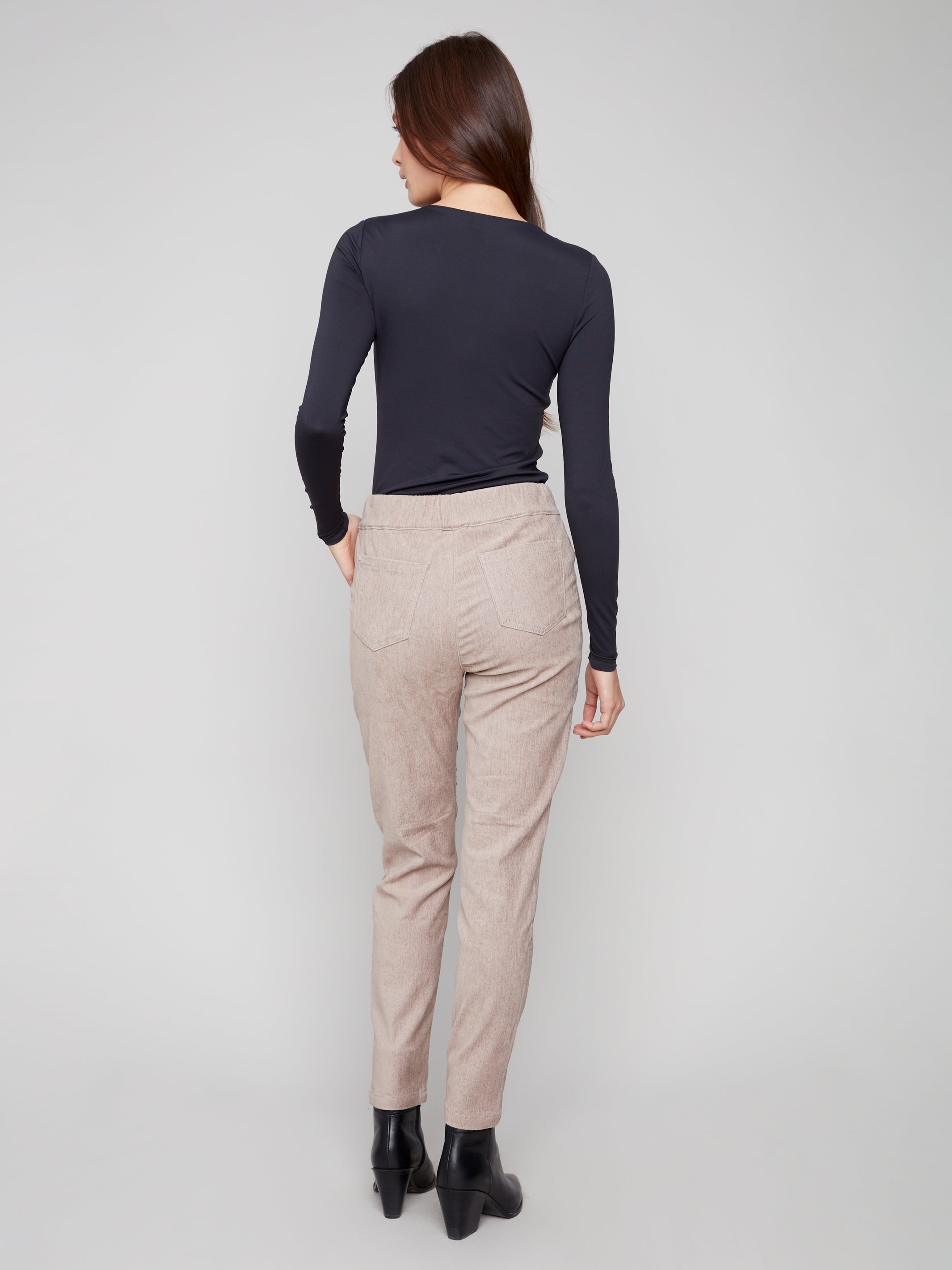 C5438RR_663B_529_4_pantalon-corduroy-fin-amande-charlie-b_taille_elastique_52b20afb-2200-494e-a833-7be40c176fb7.jpg