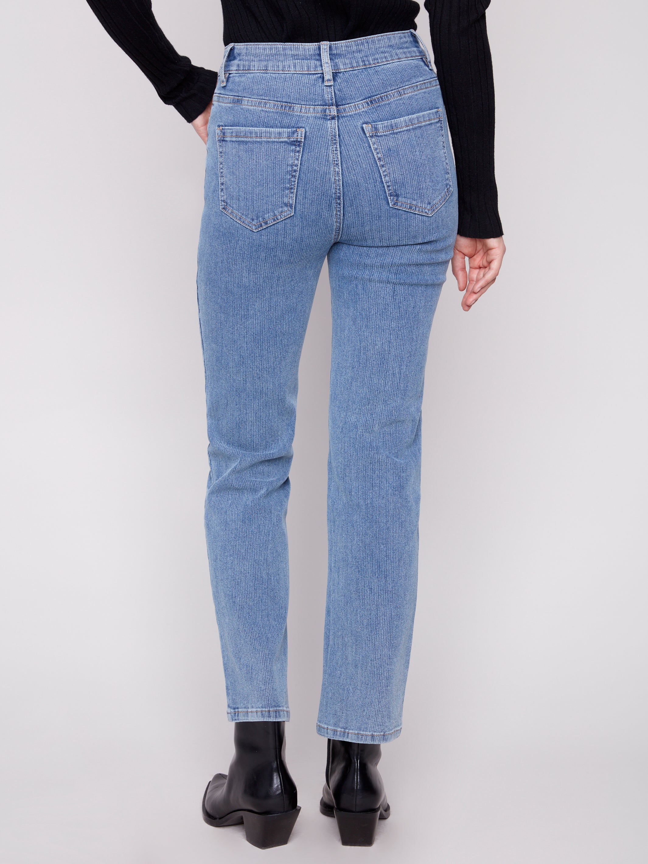 C5564R_588B_006_4_jeans-effet-corduroy-denim-delave-jambe-droite-charlie-b_velour_cotele_a4d46b44-a77d-4796-aefb-c8b0075a0b88.jpg