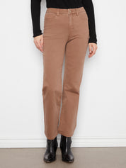 Pantalon brun truffe en sergé extensible à taille régulière et jambe droite, vue de face – Charlie B C5584-618A