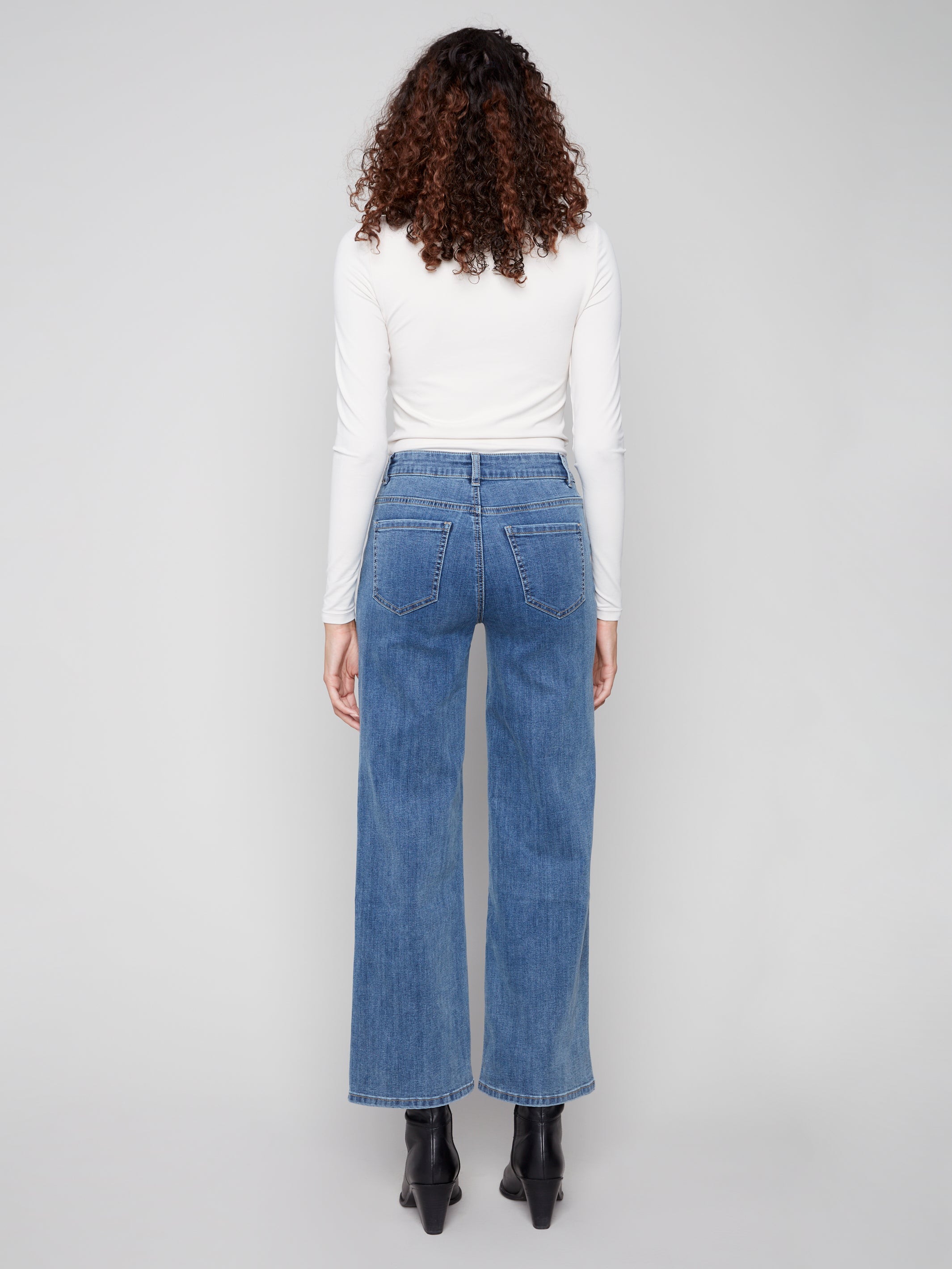 C5630_443C_997_5_jeans-jambe-large-coeurs-embosses-denim-extensible-charlie-b_a7fd5519-76ec-4846-bde0-fd6a25b629a0.jpg