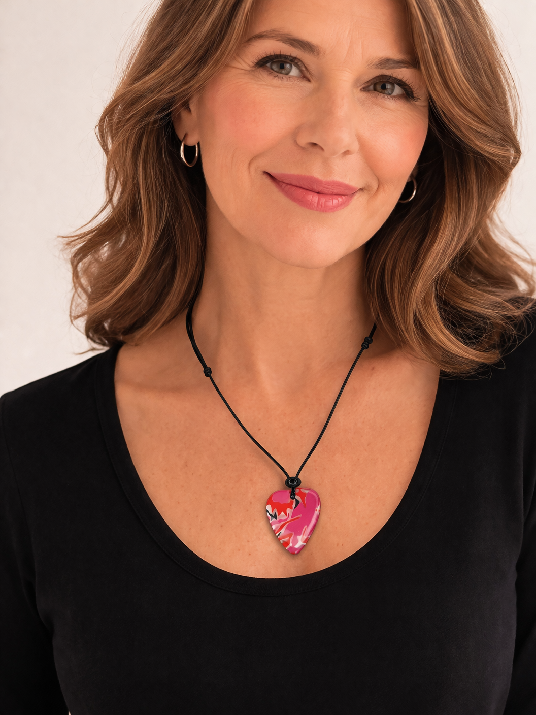 Collier Ajustable à pendantif Coeur  Léger en résine sans Métal