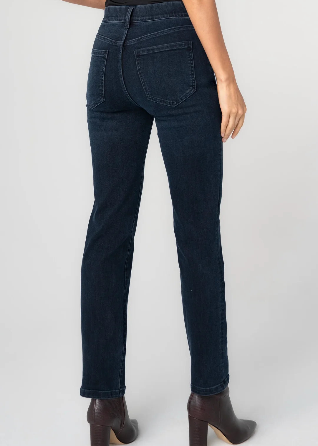 Jeans Liverpool Gia Glider pull-on à coupe droite couleur RAVEN-WING, vue de dos