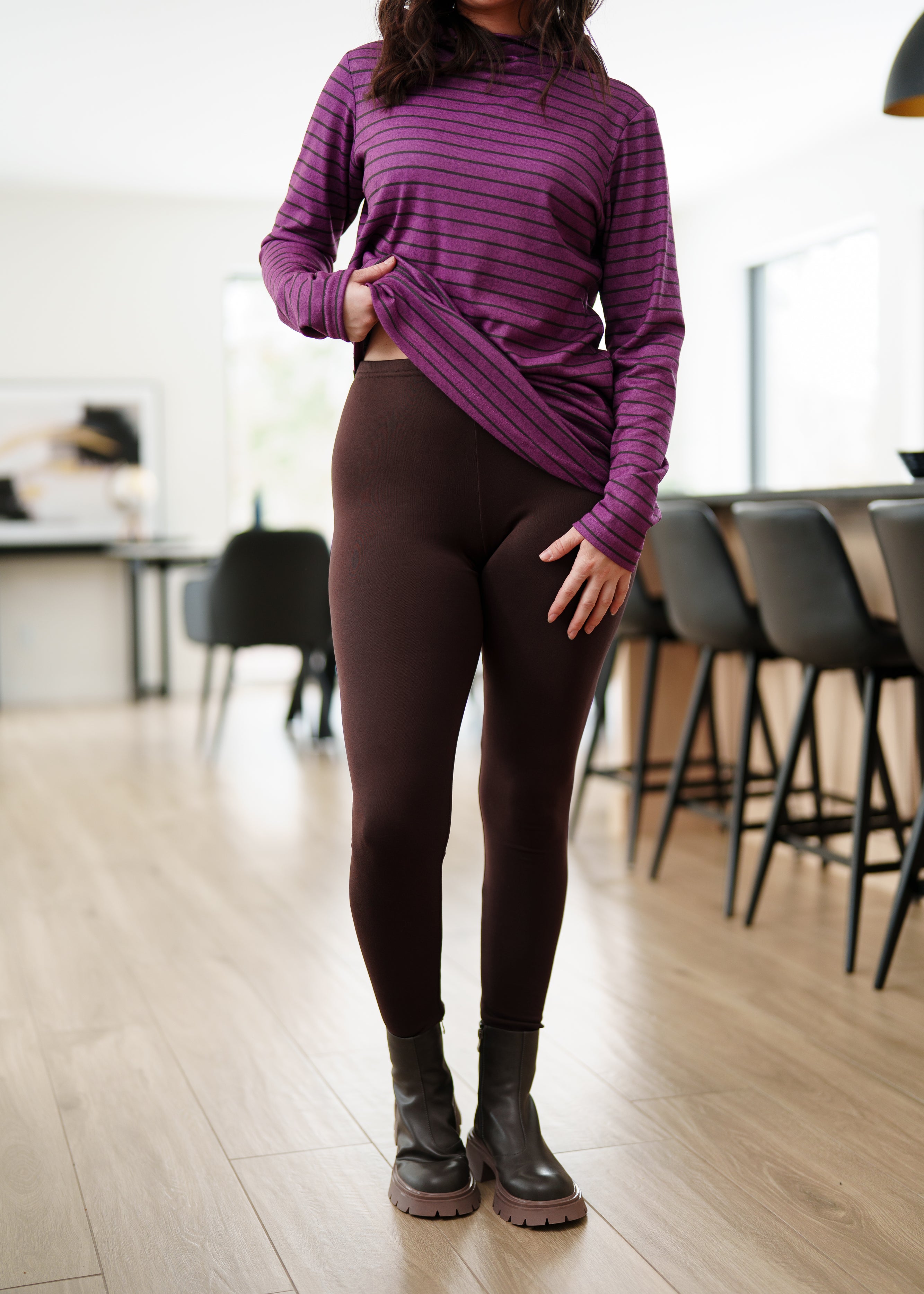 Legging Magog brun chocolat porté, vue de face