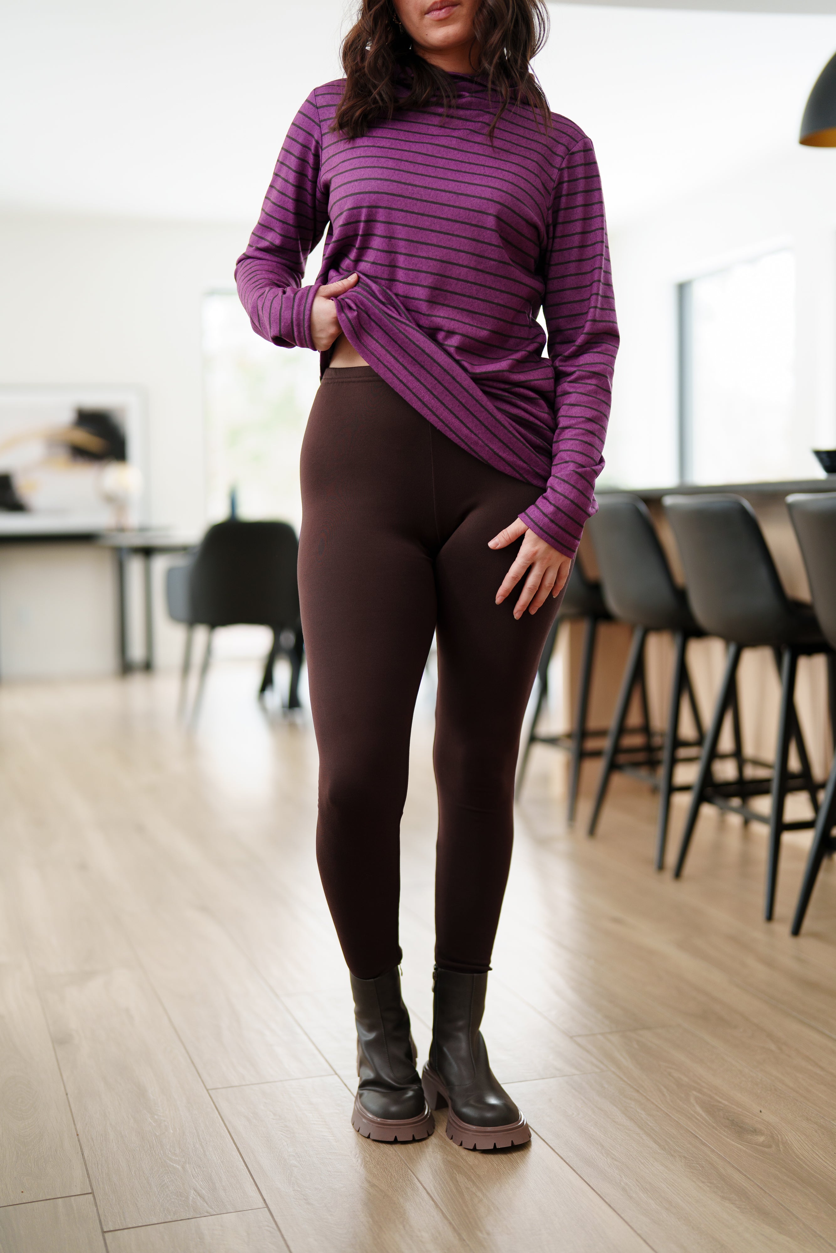 Legging Magog brun chocolat porté, vue de face