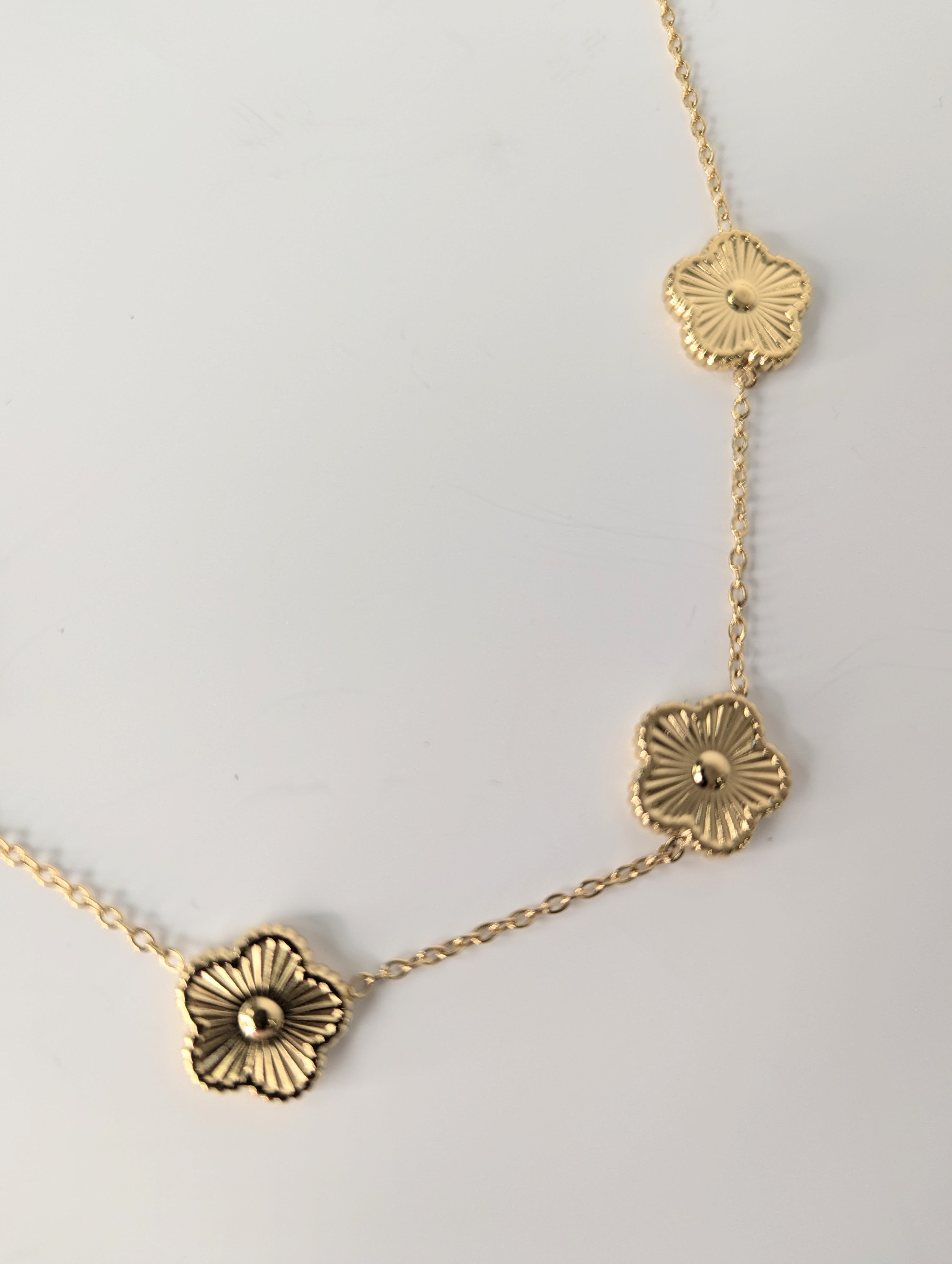 Collier Court avec Fleurs