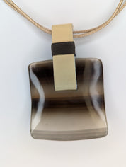 Collier Ajustable Pendantif Carré Léger en résine sans Métal