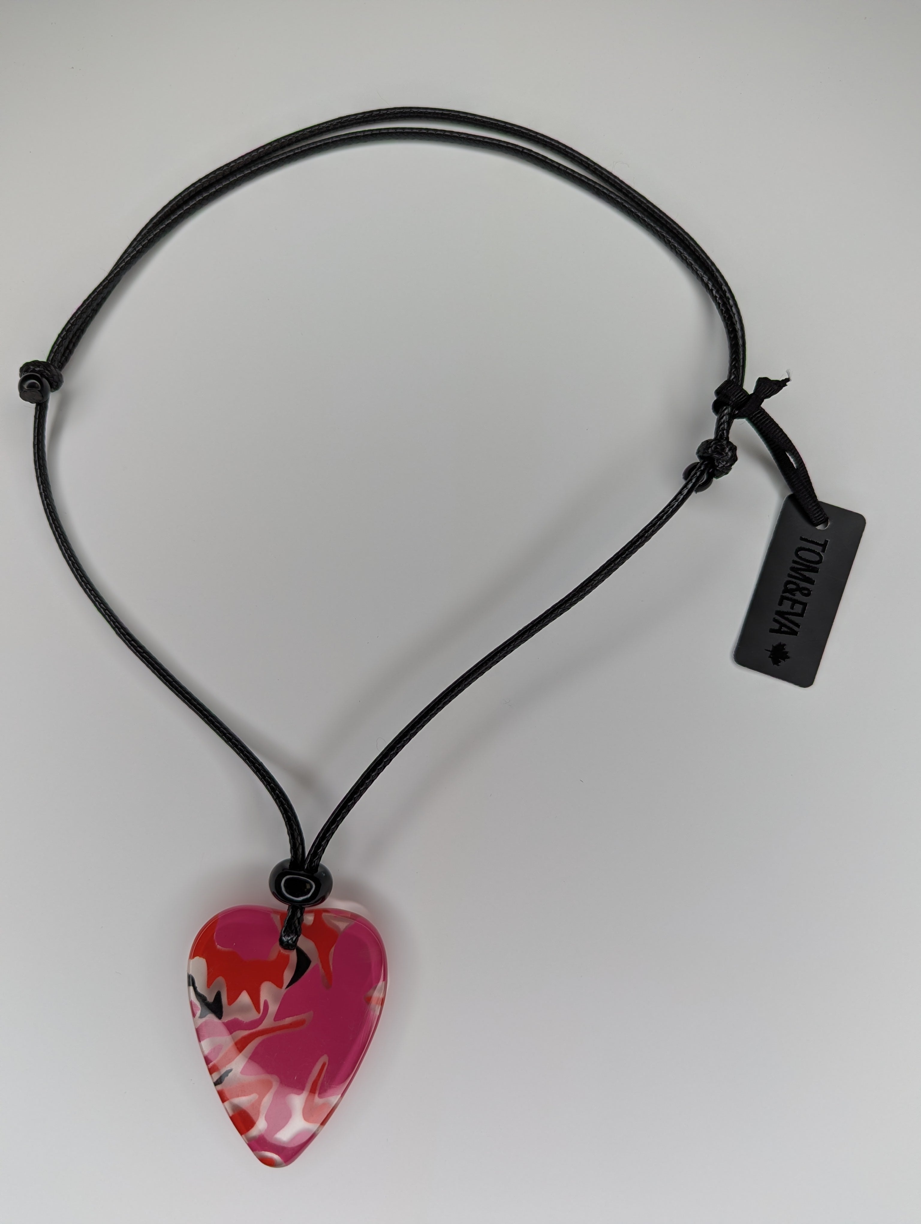 Collier Ajustable à pendantif Coeur  Léger en résine sans Métal