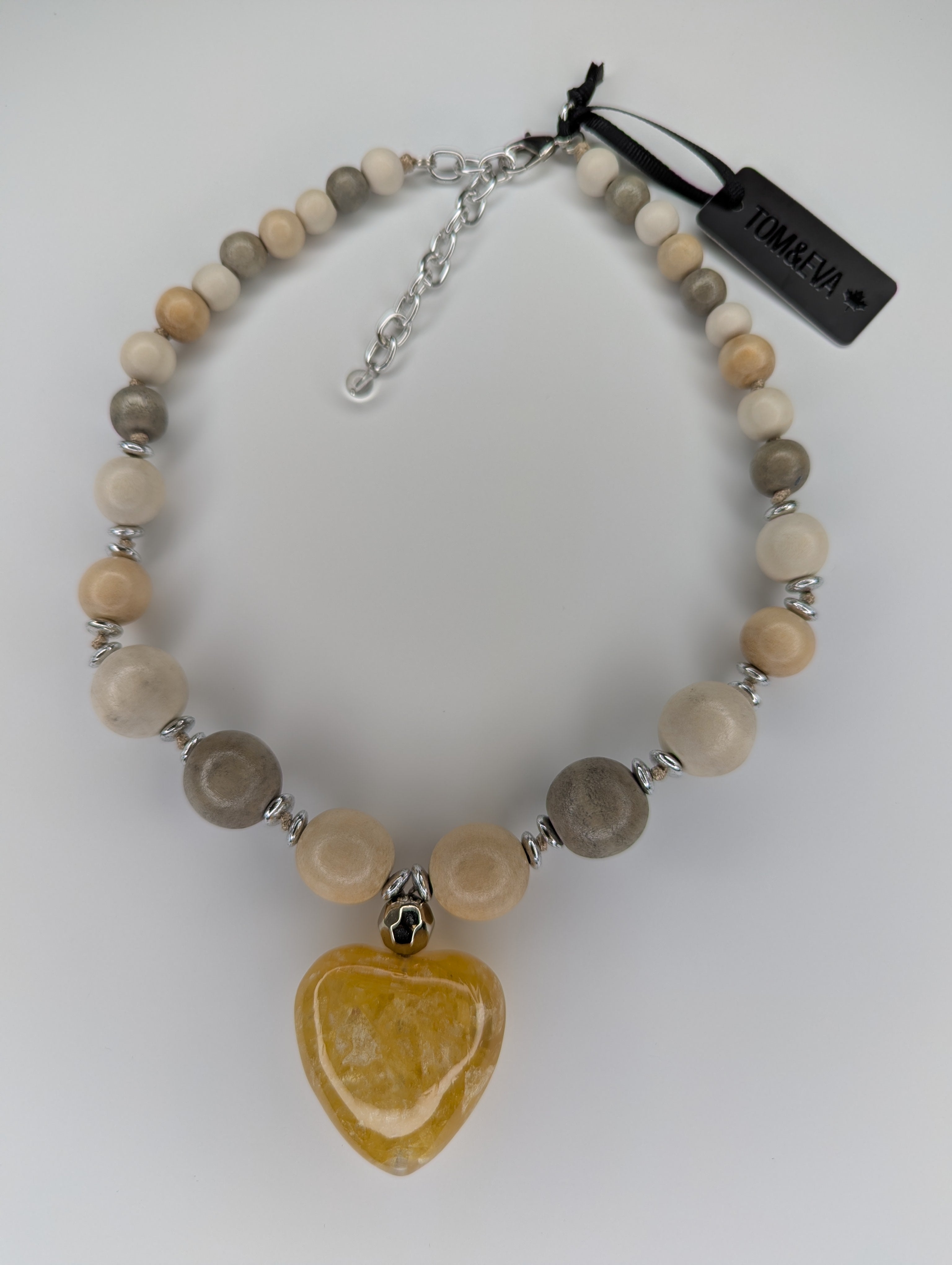 Collier Mi-long Léger en résine et Bois