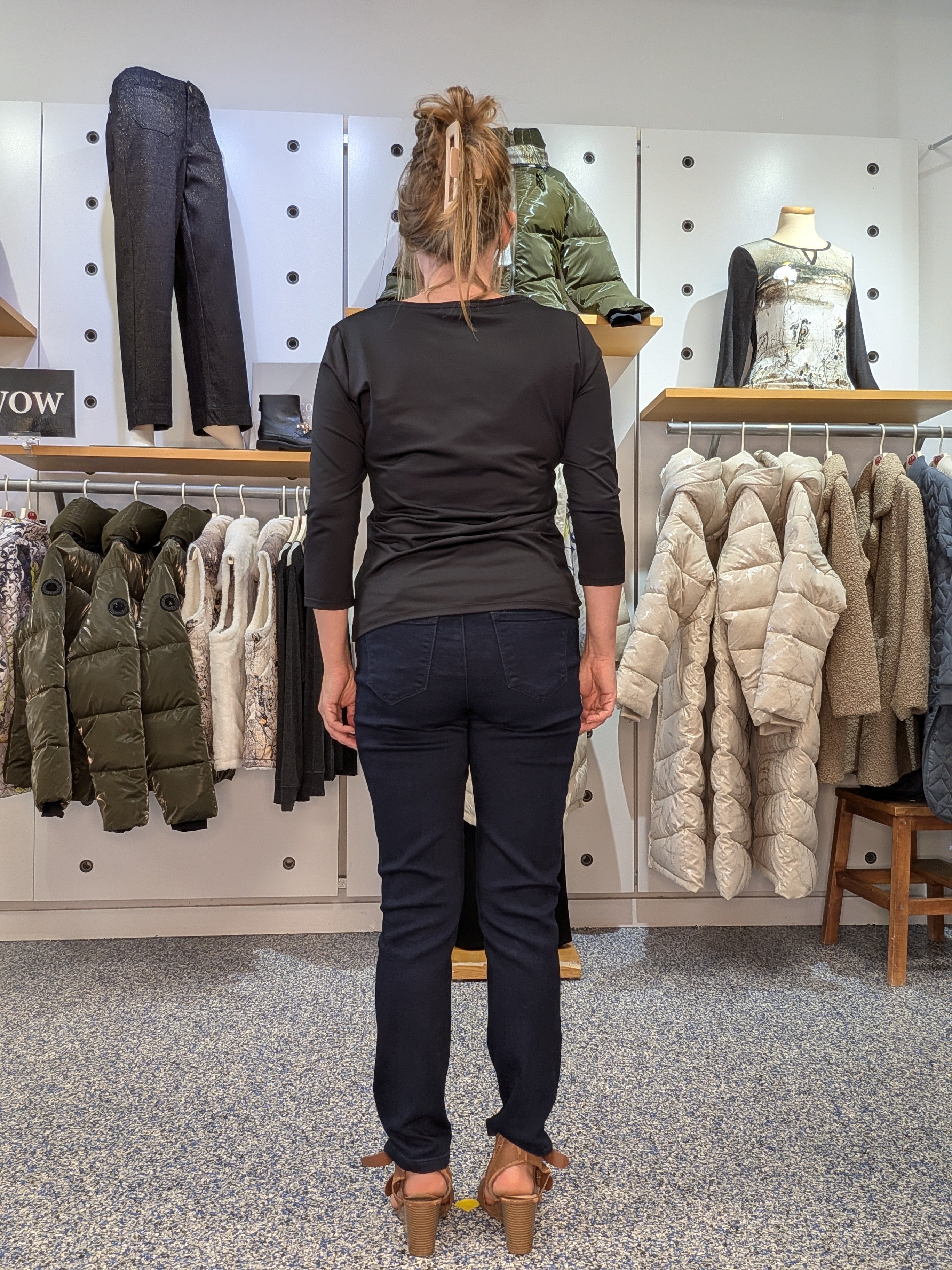Haut en Tricot Noir à Col en V et Manches 3/4