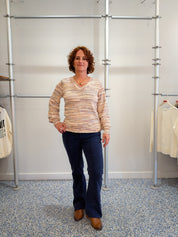 Pantalon Pull-On Brun à Jambe Évasée et Boutons Dorés