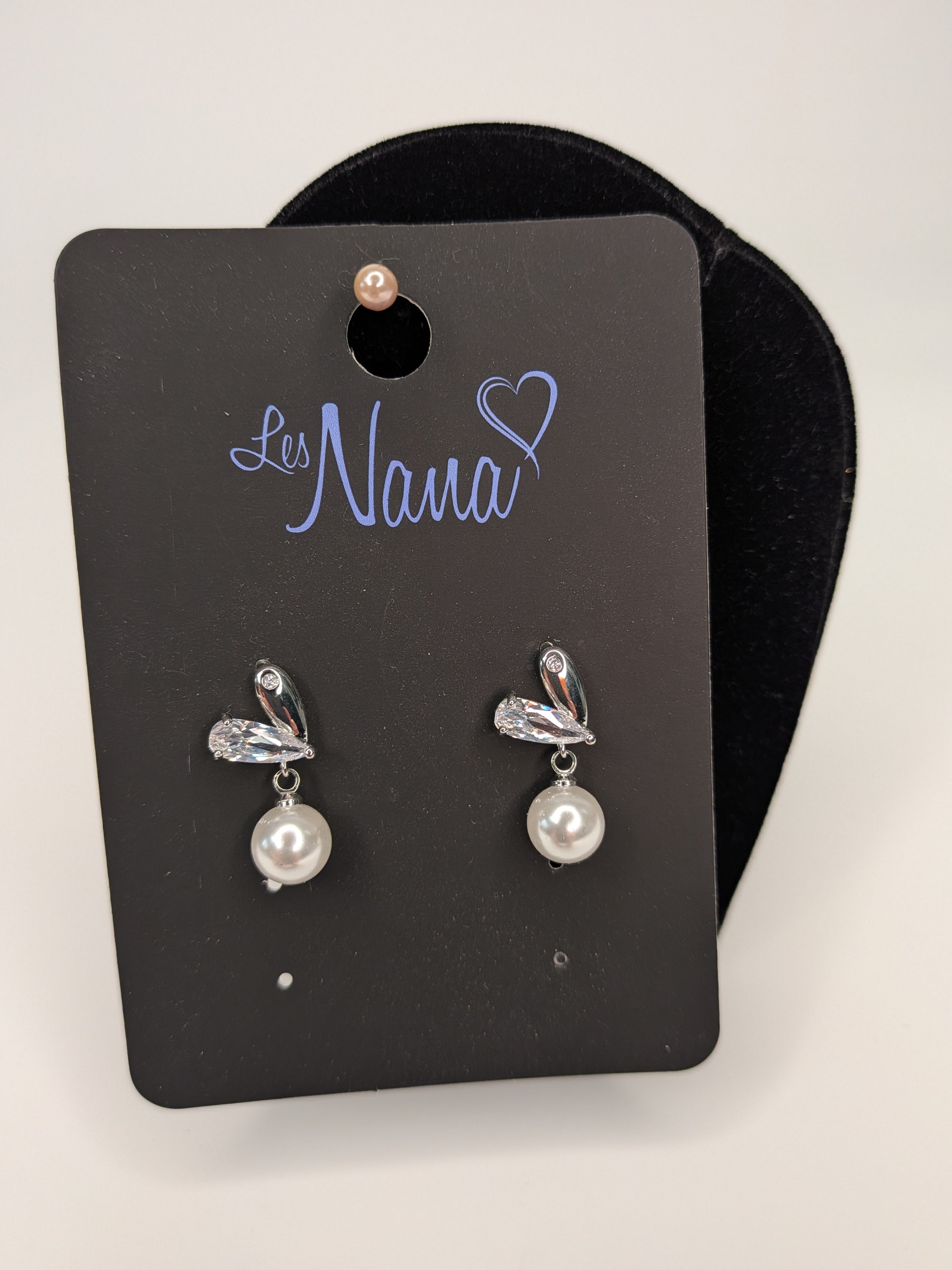 Boucles d’oreilles à cristaux et perles blanches