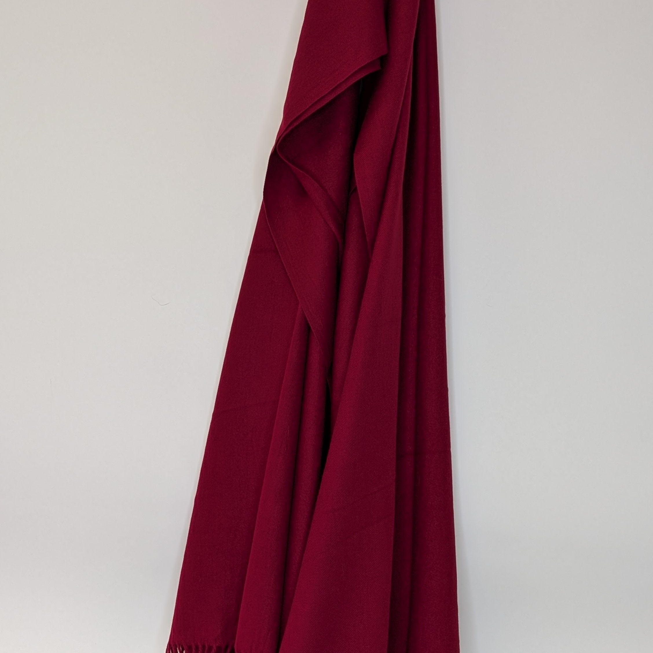 Foulard rouge à pompons en vrai lapin